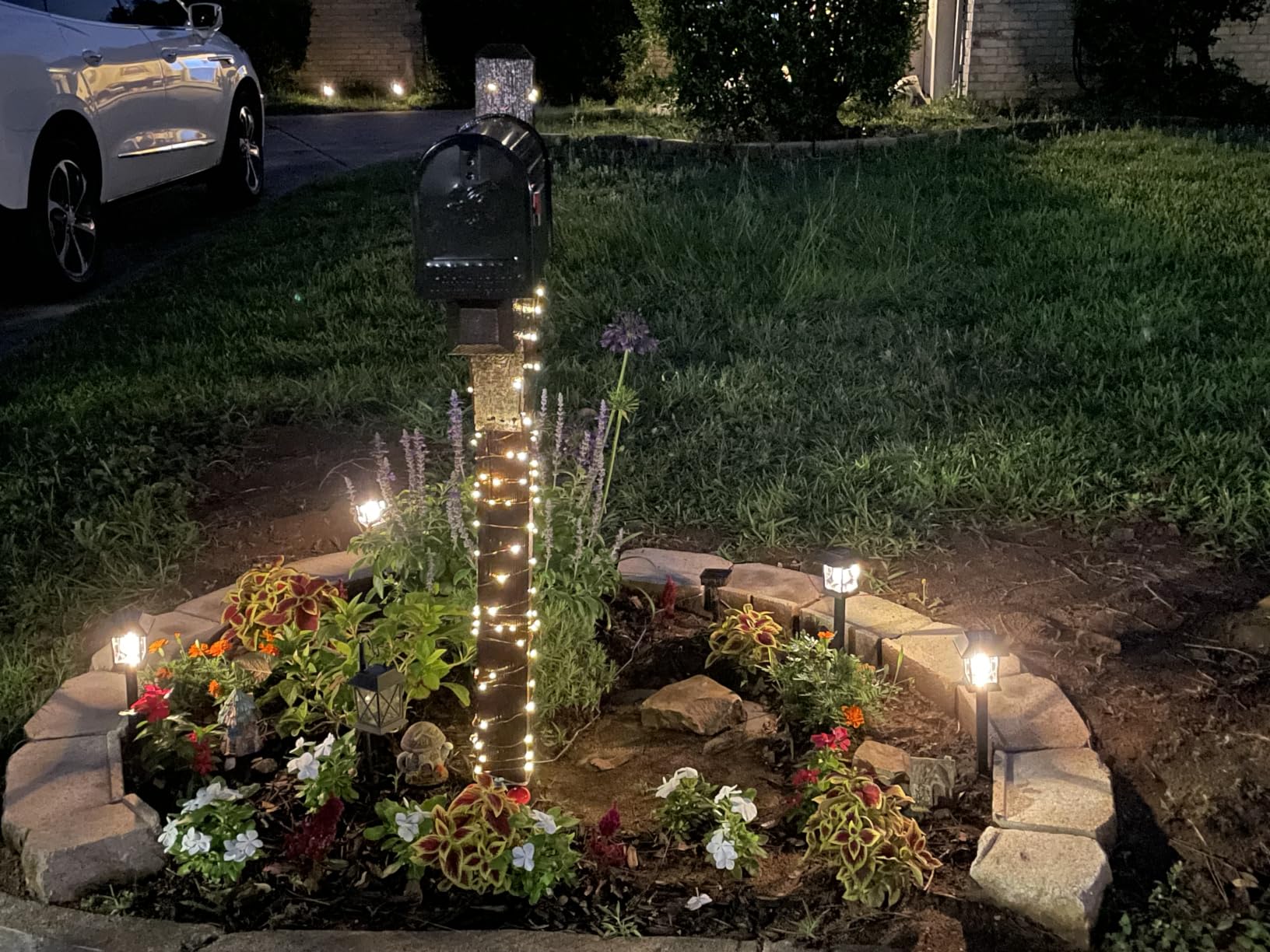 Greluna Solar Lights Outdoor,12 Pack 3000K Waterproof Auto On/Off Solar Pathway Lights for Your Garden, Landscape, Path, Yard, Patio, Driveway,Walkway Decor customer photo 2