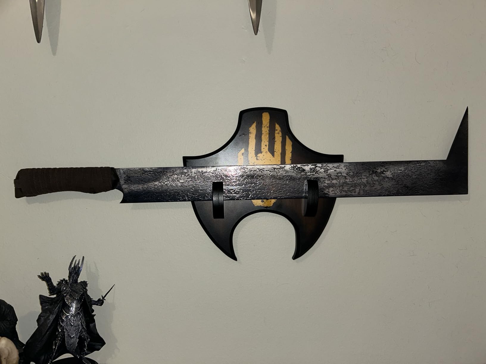 Lord of the Rings Uruk-Hai Scimitar Sword | Officially Licensed LOTR Replica | High Carbon Steel Construction | Leather-Wrapped Wooden Grip customer photo 2