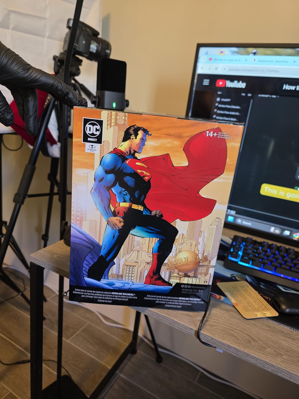 McFarlane Toys - DC Direct Superman by Jim Lee 1:6 Scale Statue customer photo 2