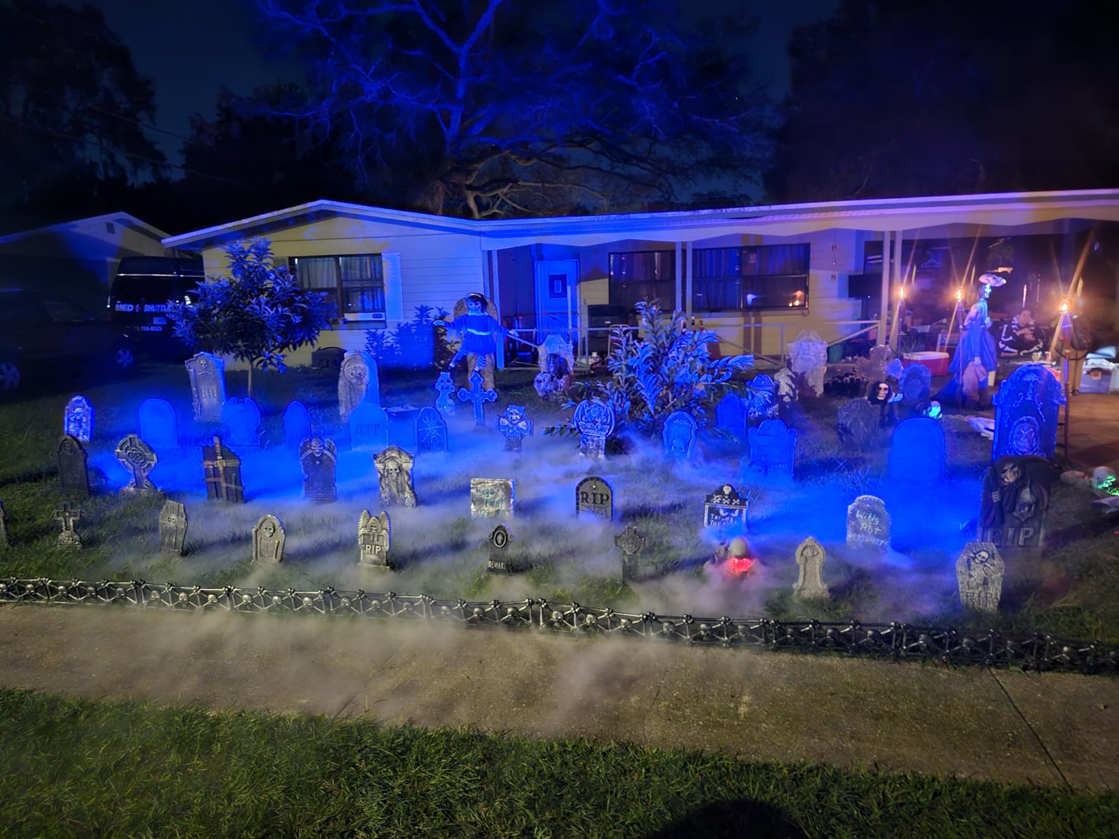 Eliminator Mister Kool EP High-output Low-lying Fogger | Ground-hugging haze effect for parties, Halloween displays, DJ stages, dance floors customer photo 1