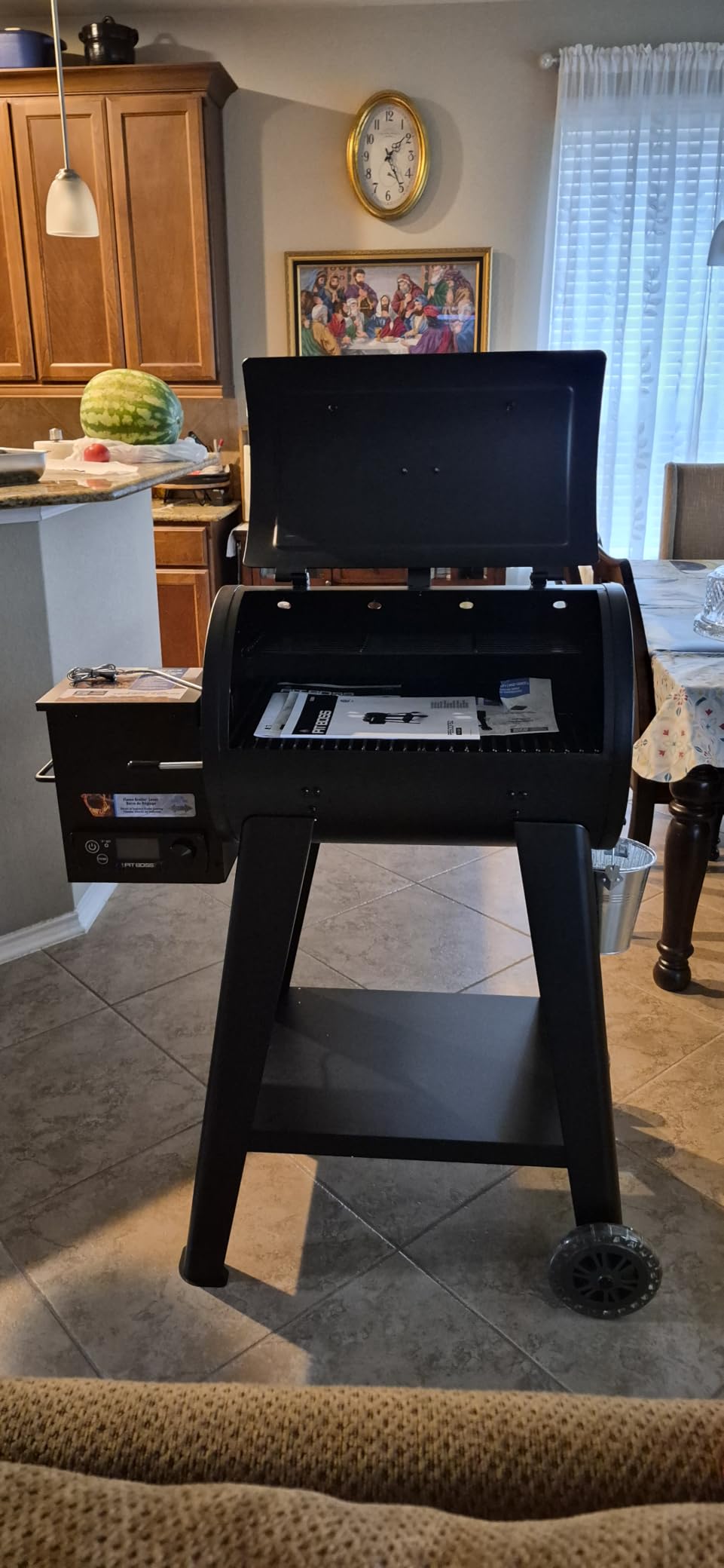 Pit Boss 700 FB2 Series Wood Pellet Grill & Smoker with Flame Broiler and LCD Digital Controller, 747-Sq. In. Cooking Space, 180°F to 500°F Temperature Range, Meat Probe, 21 lb. Pellet Hopper, Black customer photo 1