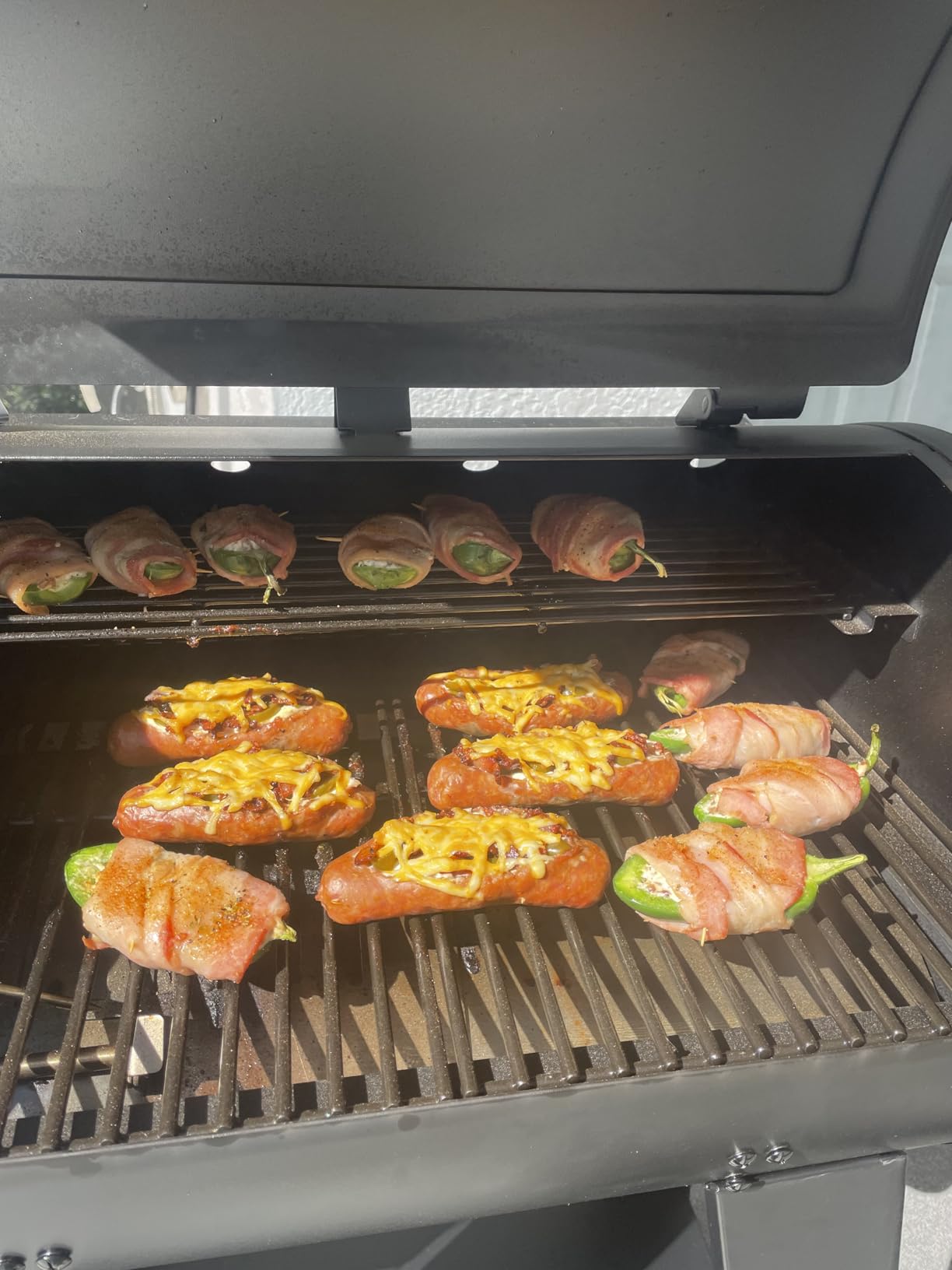 Pit Boss 700 FB2 Series Wood Pellet Grill & Smoker with Flame Broiler and LCD Digital Controller, 747-Sq. In. Cooking Space, 180°F to 500°F Temperature Range, Meat Probe, 21 lb. Pellet Hopper, Black customer photo 2