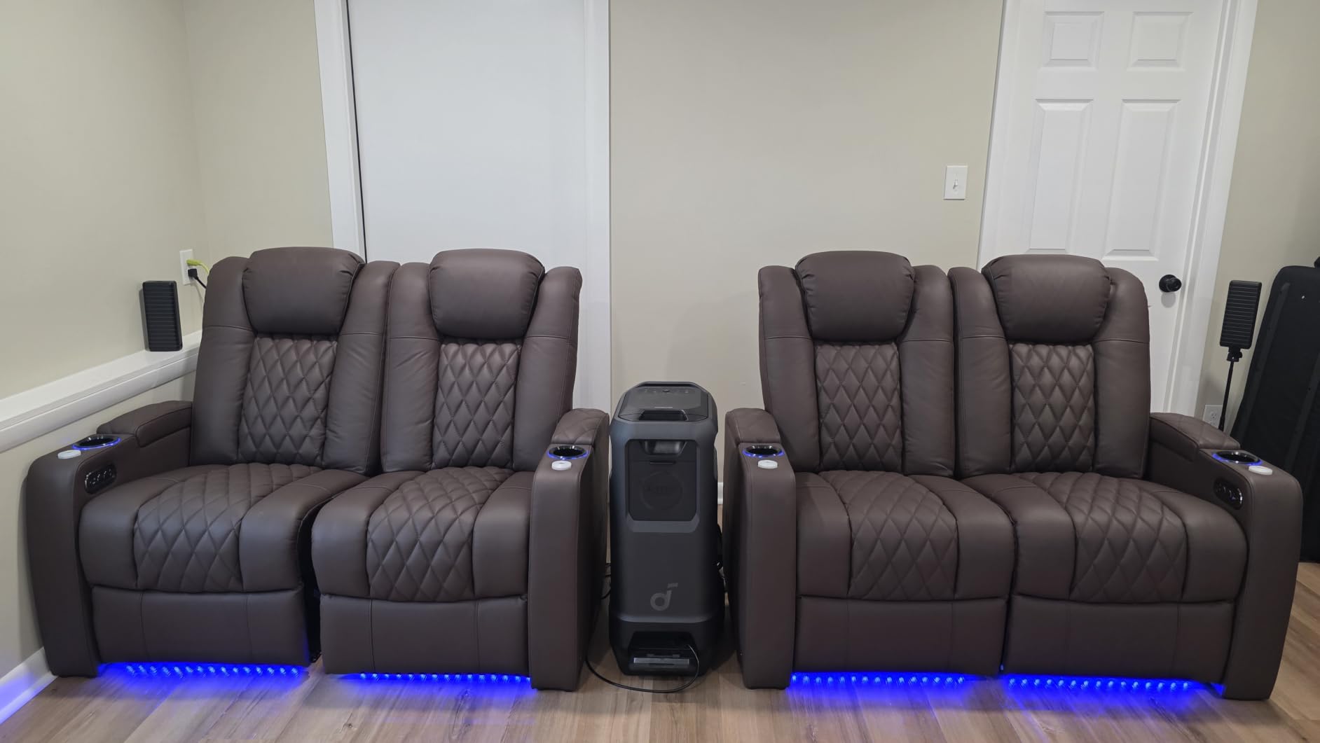 comfiroom Top Grain Leather Home Theater Seating Seats, Classic Series Dual Power Movie Gaming Sofa Movie Theater Chairs Recliner Sofa with Type-C USB Charger Cup Holders (Black, Row of 2) customer photo 1