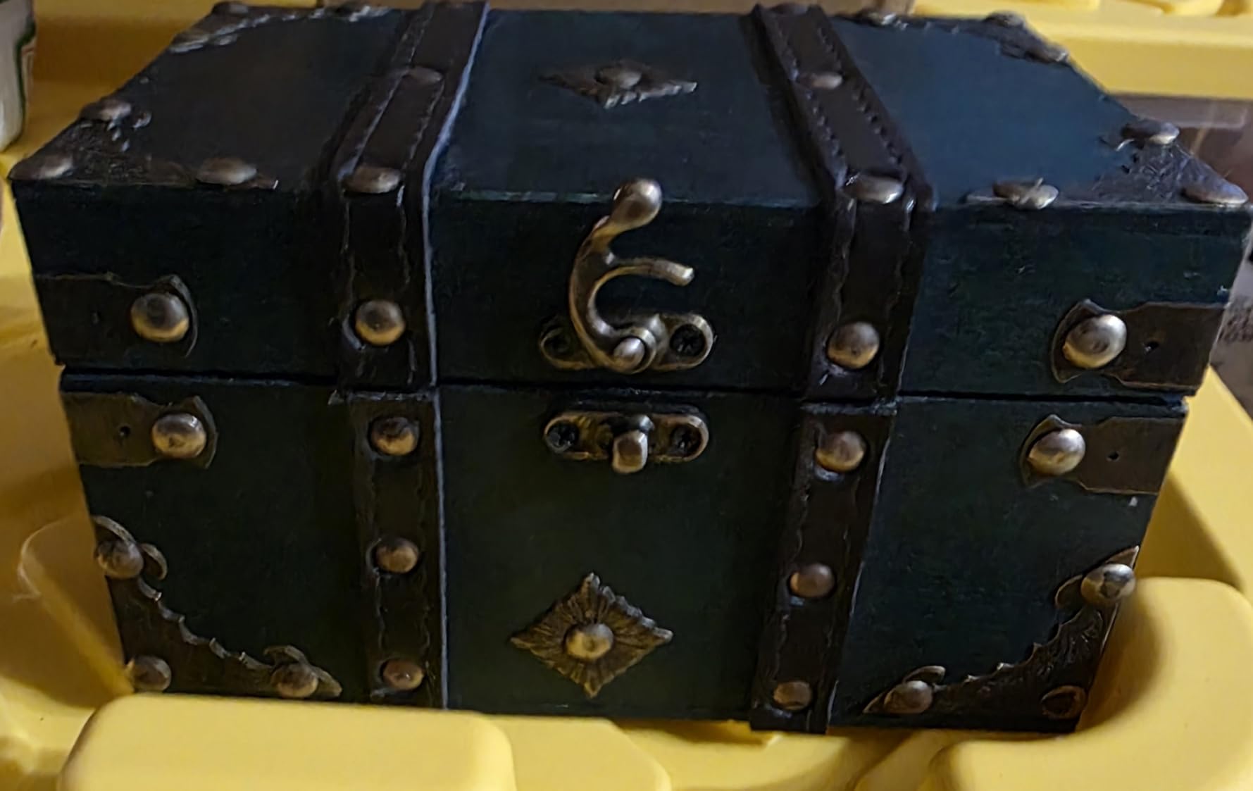 ELLDOO Vintage Treasure Chest, Pirate Keepsakes Box for Gifts, Wooden Storage, Green Decorative Container for Jewelry, Pearl Trinkets, Tarot Cards - Large customer photo 2