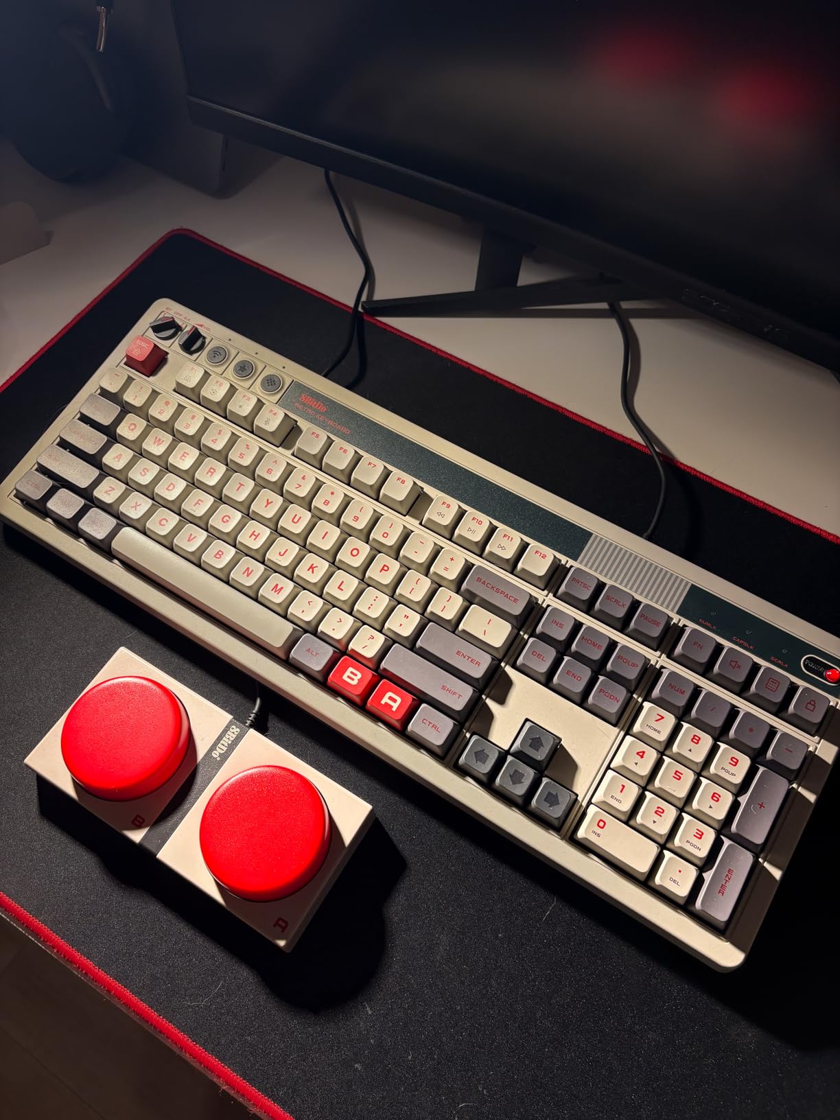 8BitDo Retro 108 Mechanical Keyboard with 108 Keys and Integrated Numpad, Bluetooth/2.4G/USB-C Hot Swappable Wireless Gaming Keyboard for Windows and Android - N Edition customer photo 2