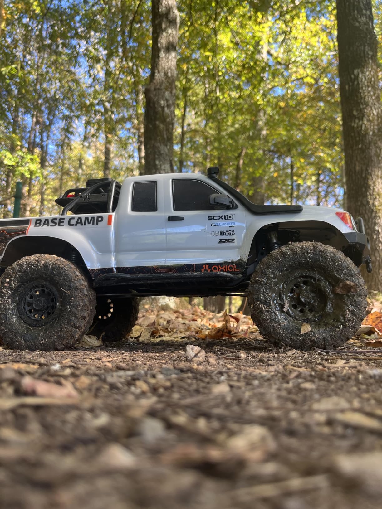 Axial RC Truck 1/10 SCX10 III Base Camp 4X4 Rock Crawler Brushed RTR (Battery and Charger Not Included), White, AXI-1375T1 customer photo 2