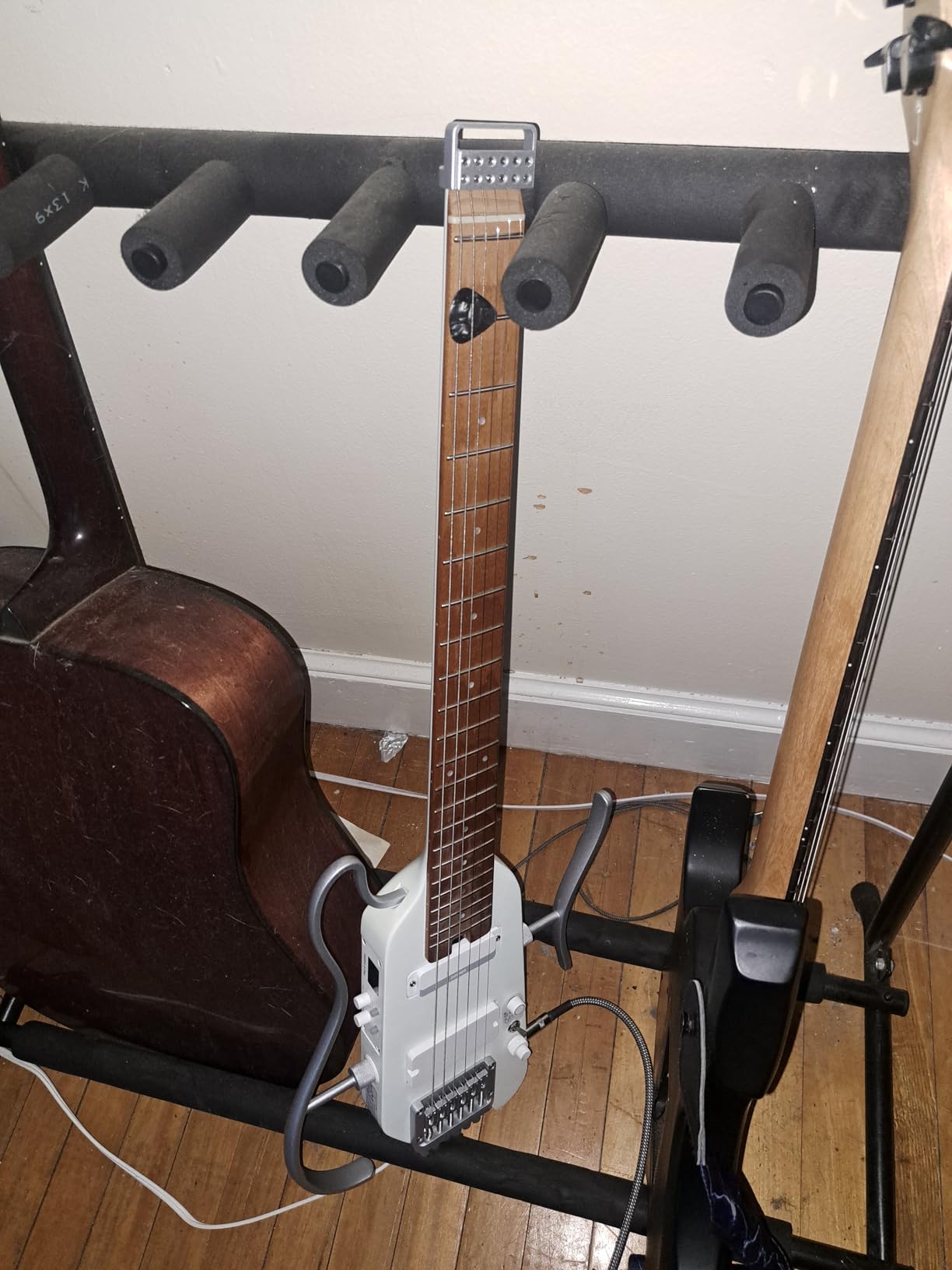 Donner HUSH X PRO Electric Guitar Kit - Smart Travel Guitar with 7 Tone Sim Options customer photo 2