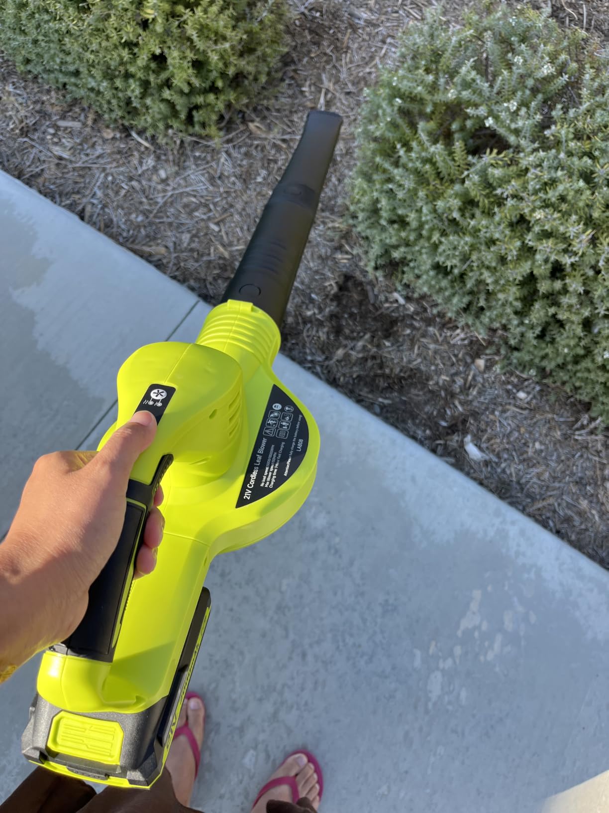 Leaf Blower Cordless - 21V Powerful Electric Leaf Blower with 2 Batteries and Charger, 2 Speed Modes, 2.0Ah Lightweight Battery Powered Leaf Blowers for Lawn Care, Patio, Dust, Blowing Leaves customer photo 2