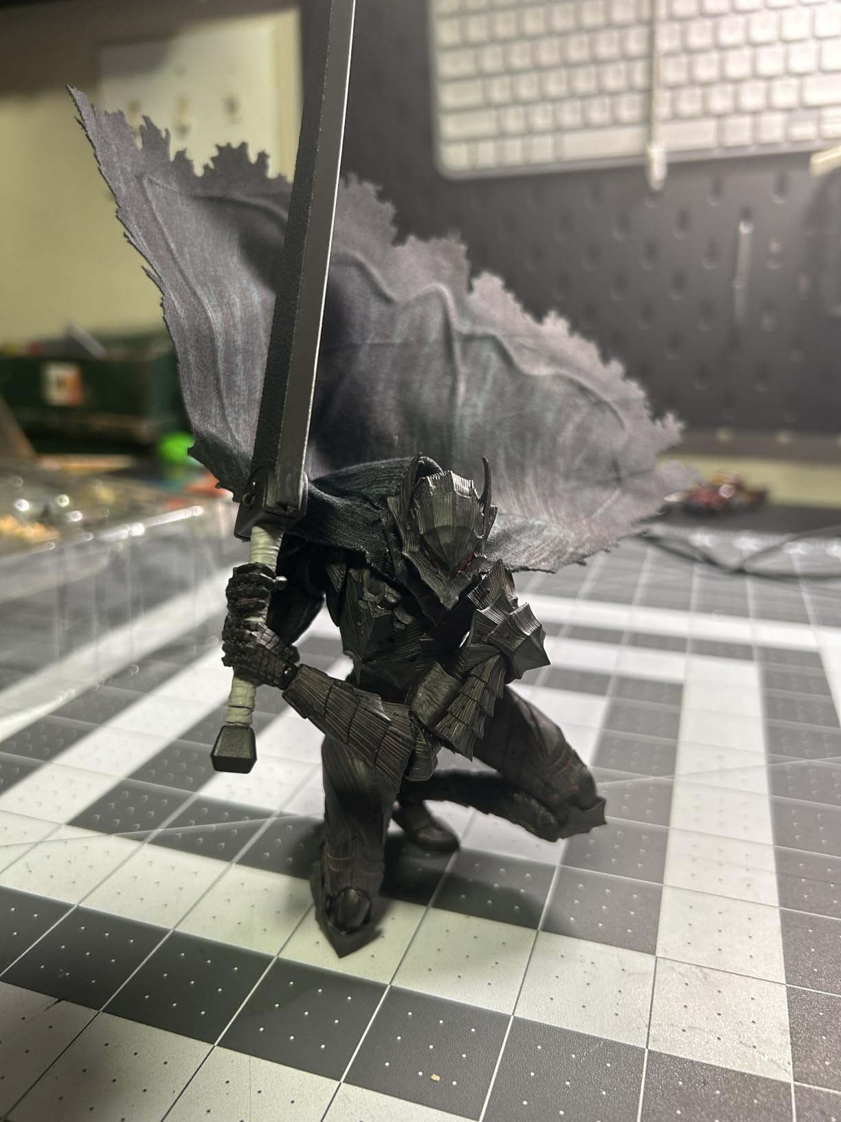 TAMASHII NATIONS - Berserk - Guts (The Band of The Hawk) S.H.Figuarts Action Figure customer photo 2