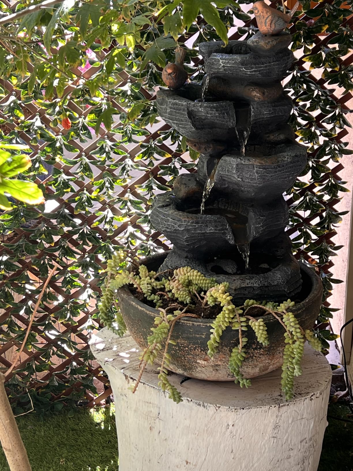 Grepatio Outdoor 5-Tiers Cascading Rock Water Fountain with 4 LED Lights customer photo 1