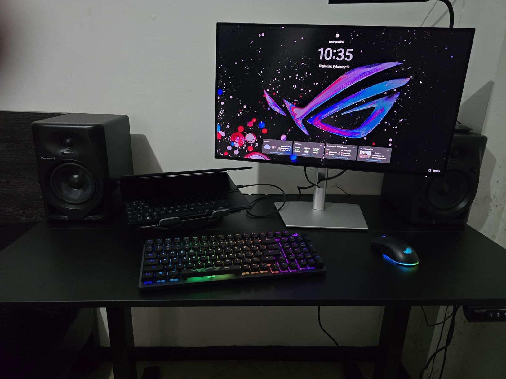 Dell UltraSharp U2725QE 27-Inch 4K UHD IPS Black Monitor, Thunderbolt Hub, USB-C customer photo 1
