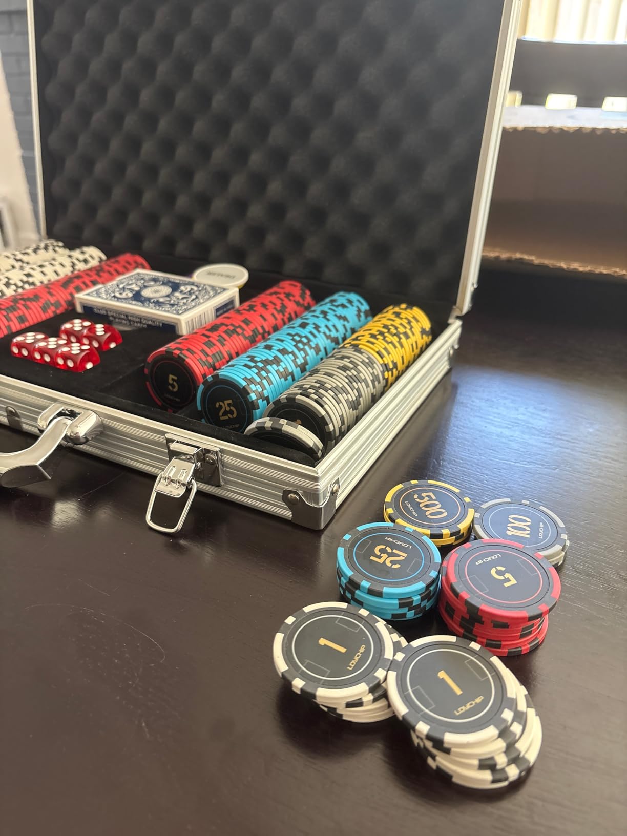 500pc Poker Chip Set 11.5g Numbered Aluminum Case Texas Holden | Iron core chips, 2 decks, 5 dice, dealer, small/big blind buttons. Blackjack, casino game nights, home parties, mancave. customer photo 2