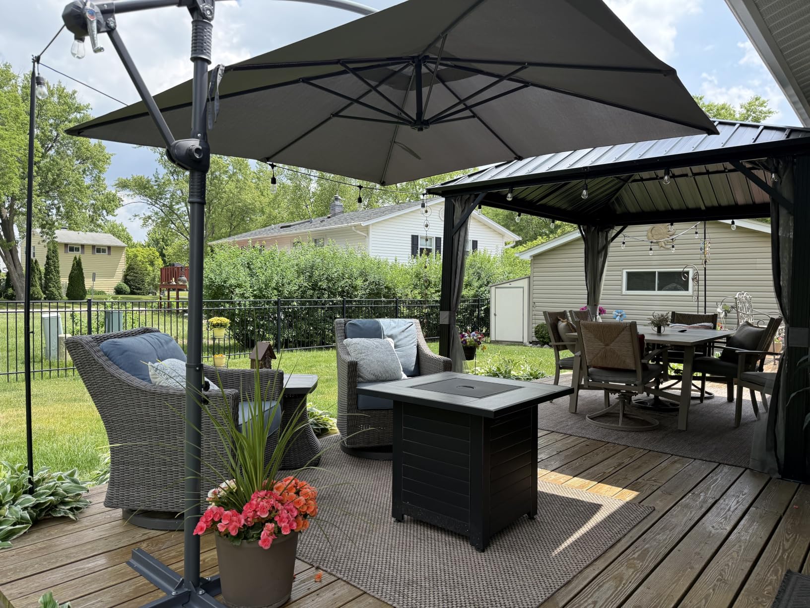Tangkula 10ft Patio Umbrella with Base Included, Offset Cantilever Outdoor Umbrella with 360 Degree Rotation, Crank Handle, Sun-Protective Canopy for Pool Deck Garden Backyard (Tan) customer photo 1