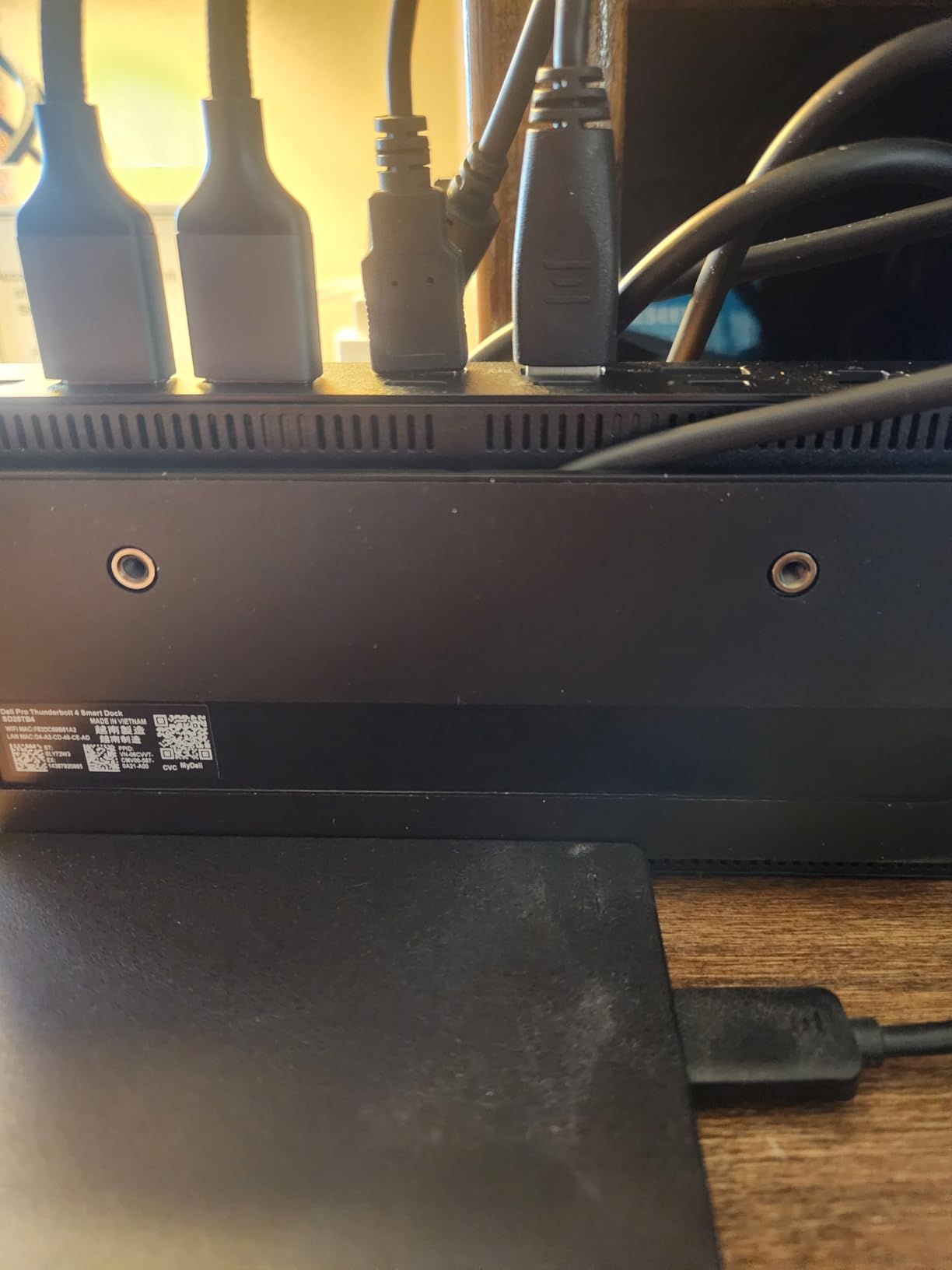 Dell Pro Thunderbolt 4 Smart Dock SD25TB4 - USB-C Station 130W, 4 Displays 4K, 2X DP 1.4, HDMI 2.1, 2X Thunderbolt 4, 2.5GbE, Wi-Fi, Sustainable Design | 2x Dp1.4, HDMI 2.1, 2x Thunderbolt 4, Up to 4×4k at 60hz, 6 USB Ports, 65% Pcr Recycled Chassis customer photo 2