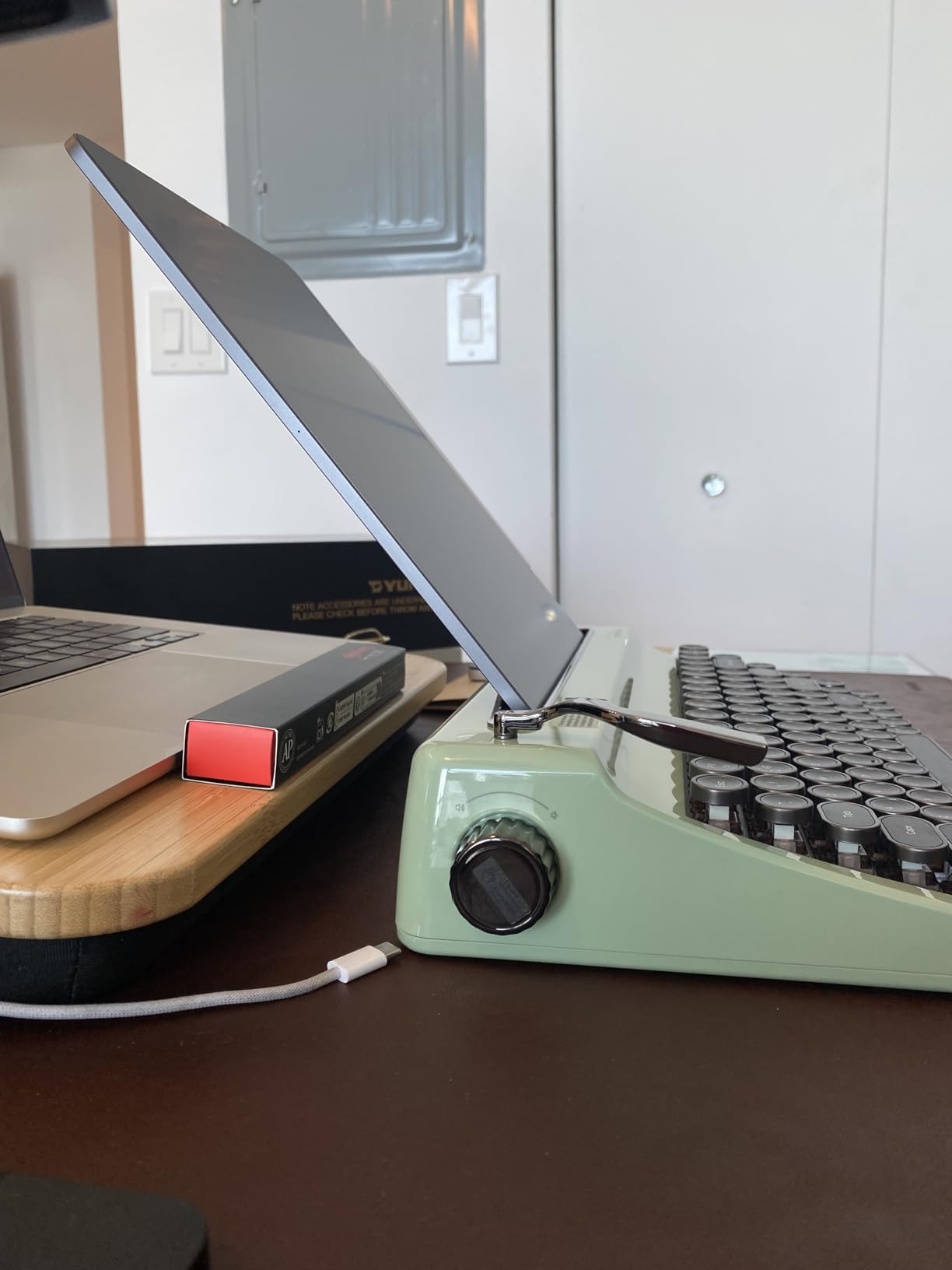 YUNZII QL75 Retro Typewriter Hot Swap RGB Keyboard (Wood, Cocoa V2) | With Built-in Stand, Punk Round Keycaps, QMK/VIA Programmable, RGB for Multi-Device Keyboard with 2.4GHz/Type-C/BT5.0 customer photo 2
