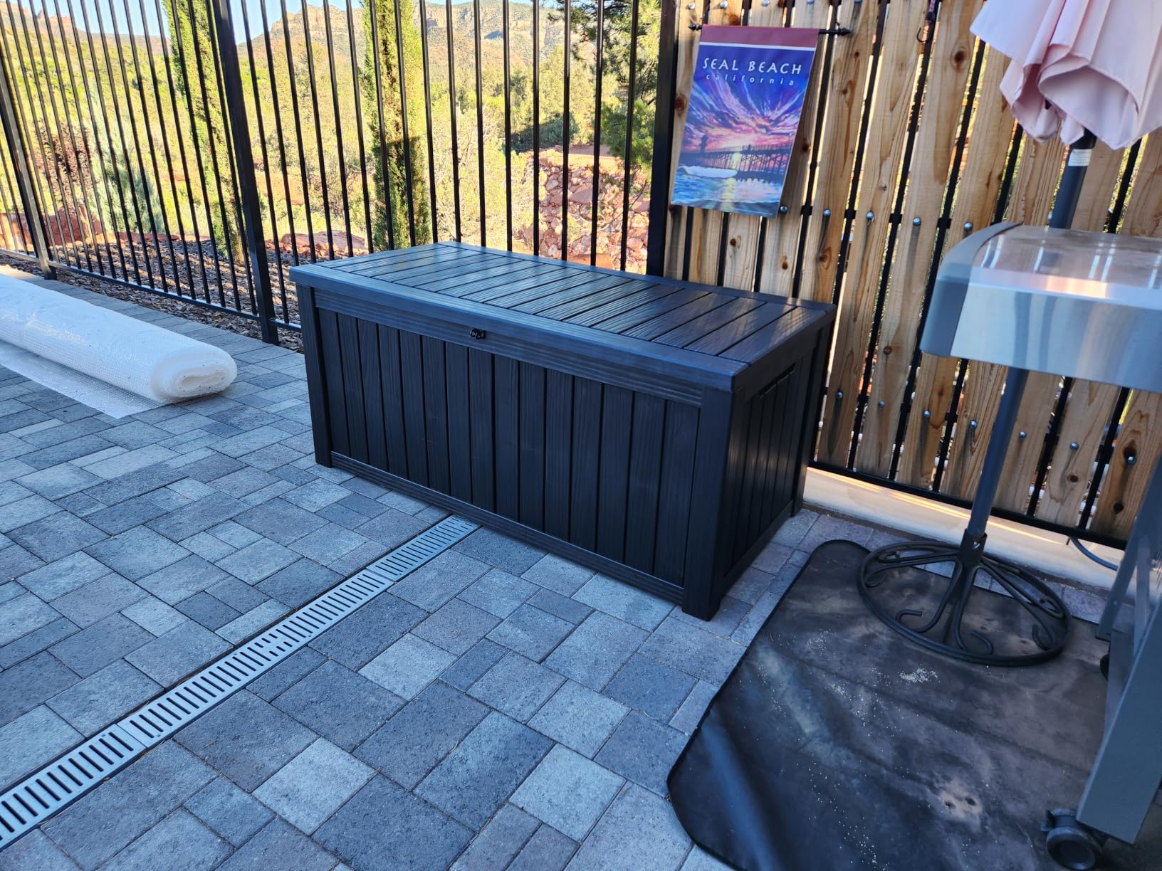320 Gallon Outdoor Storage Box Waterproof, Lockable Resin Deck Box Large, Patio Storage Bin for Pool Accessories Cushion Furniture, Garden Tools, UV-Resistant Outside Delivery Black customer photo 1