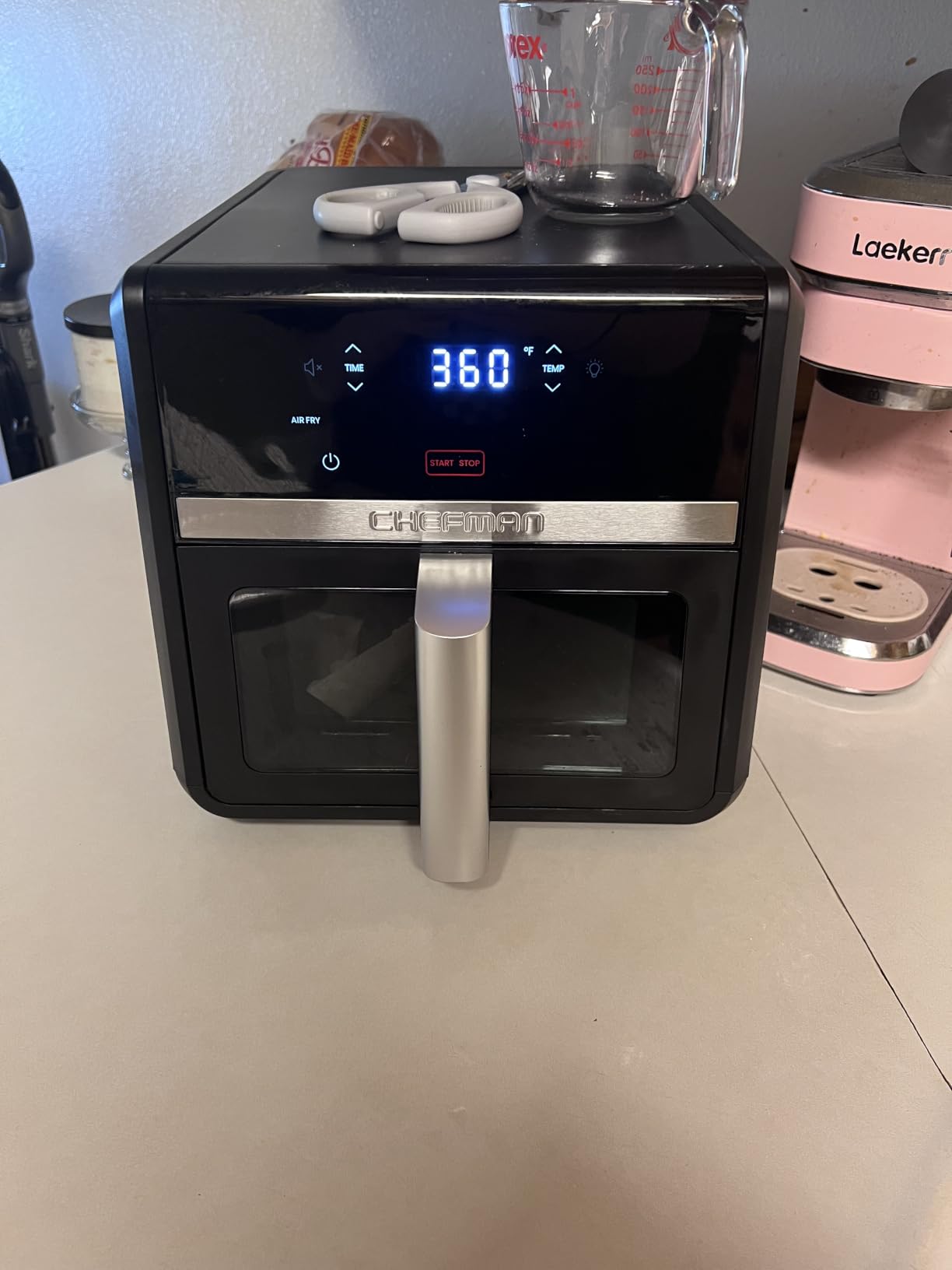 Chefman Air Fryer 9 Qt | TurboFry 7-in-1 High-Powered 450°F Cooking for Crispier and Even Results | XL Basket with Viewing Window | Air Fry, Bake, Broil, Reheat, Dehydrate, Defrost, Keep Warm customer photo 2