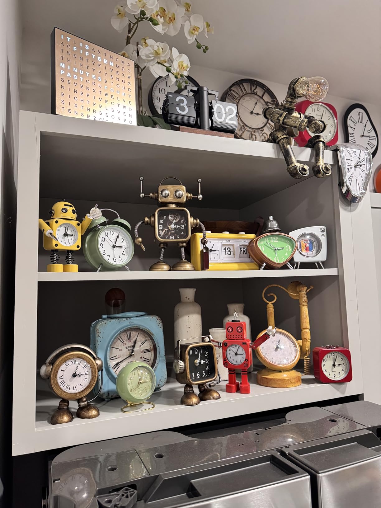 AYRELY Industrial Steampunk Robot Table Clock, Battery Operated Handcrafted Metal Desk & Shelf Clock, Retro Mechanical Decorative Clock for Home, Living Room, Fireplace Decor customer photo 1