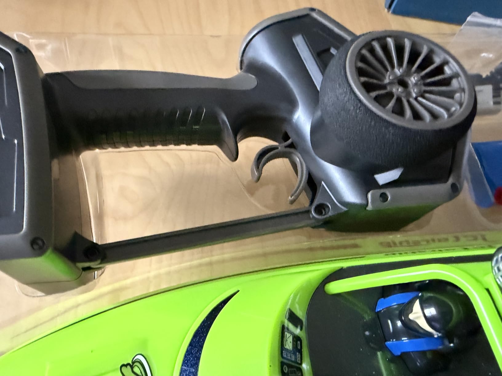 ARRIS Fast RC Jet Boat with Self-Righting Water Jet Pump RTR, 20MPH Speed, Two Batteries, Weedless Design customer photo 1