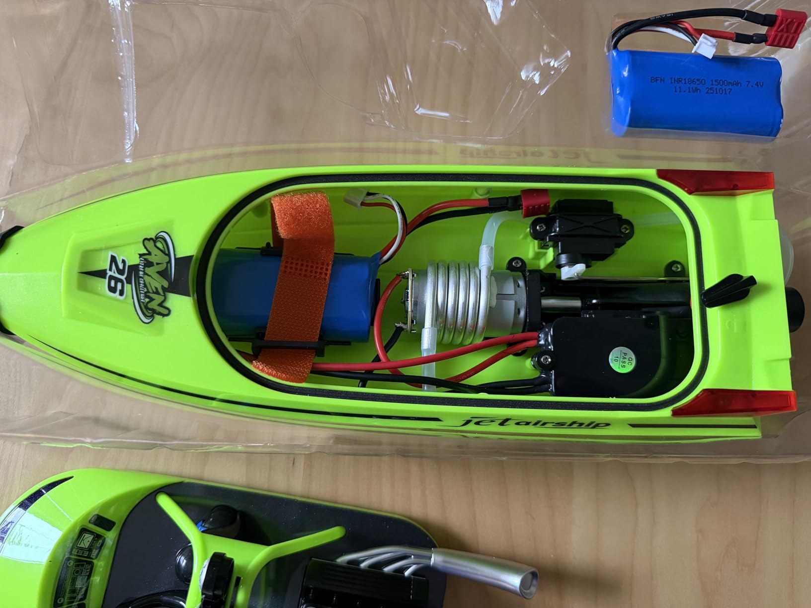 ARRIS Fast RC Jet Boat with Self-Righting Water Jet Pump RTR, 20MPH Speed, Two Batteries, Weedless Design customer photo 2