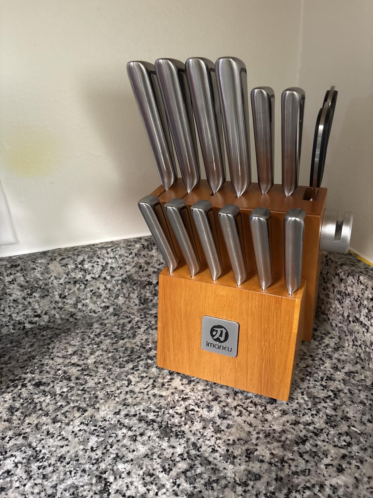 imarku Japanese High Carbon Stainless Steel Knife Set with Block, Precision-Forged Gyutou Kitchen Knives with Built-in Sharpener, Ultra-Sharp 10-15° Edge, Ergonomic Non-Slip Handle, Dishwasher Safe customer photo 2