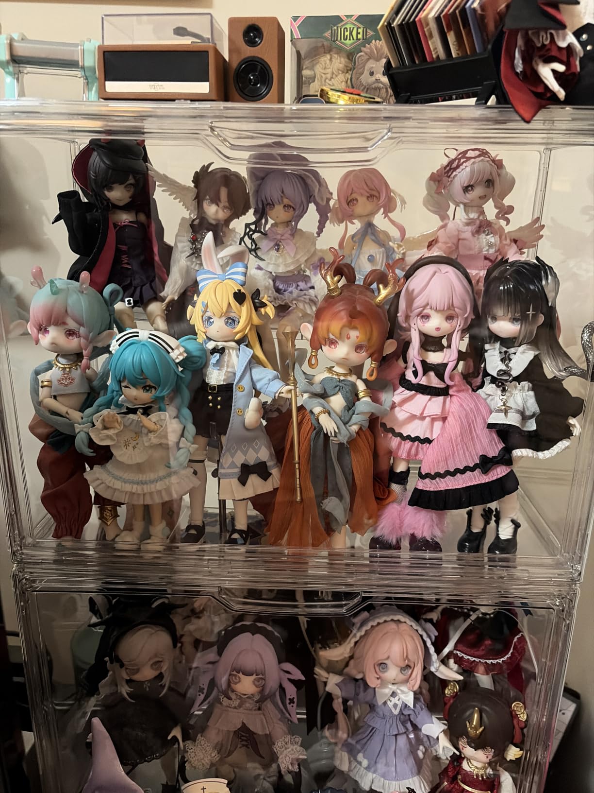 Vtopmart 1 Pack Acrylic Display Case, Stackable Figure Display Case with Magnetic Door & Adjustable Shelves, Clear Collectibles Showcase for Action Figures, Miniatures, Models customer photo 1
