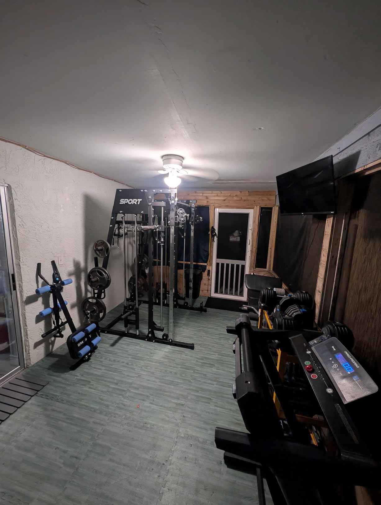 All in One Smith Machine Home Gym, 2200lbs Squat Rack with LAT-Pull Down System & Cable Crossover Machine, Training Equipment with Leg Press Attachment customer photo 1