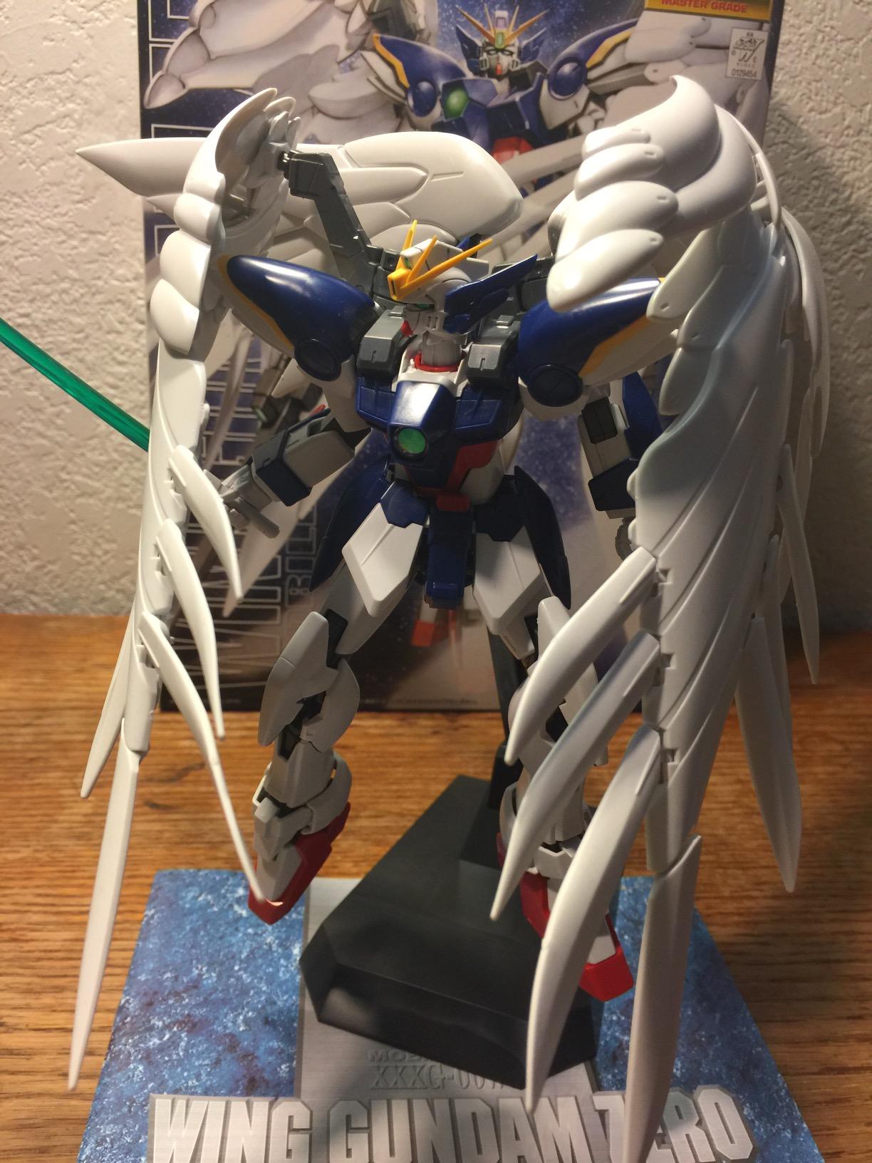 Bandai Hobby Wing Gundam Zero Version EW 1/100 - Master Grade customer photo 2