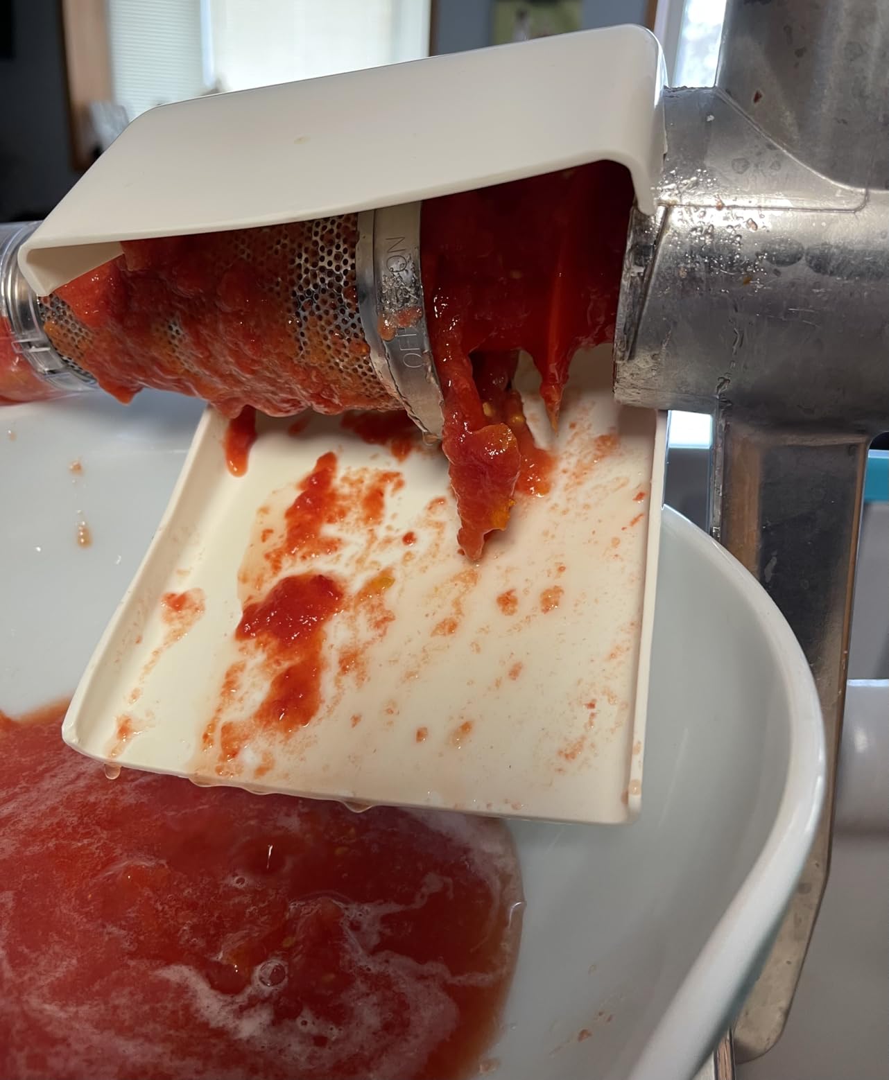 Johnny Apple Sauce Maker, Tomato Sauce Maker, Remove Skins & Seeds From Produce, Model 250 Clamp Based Food Strainer (Basic Strainer) customer photo 1