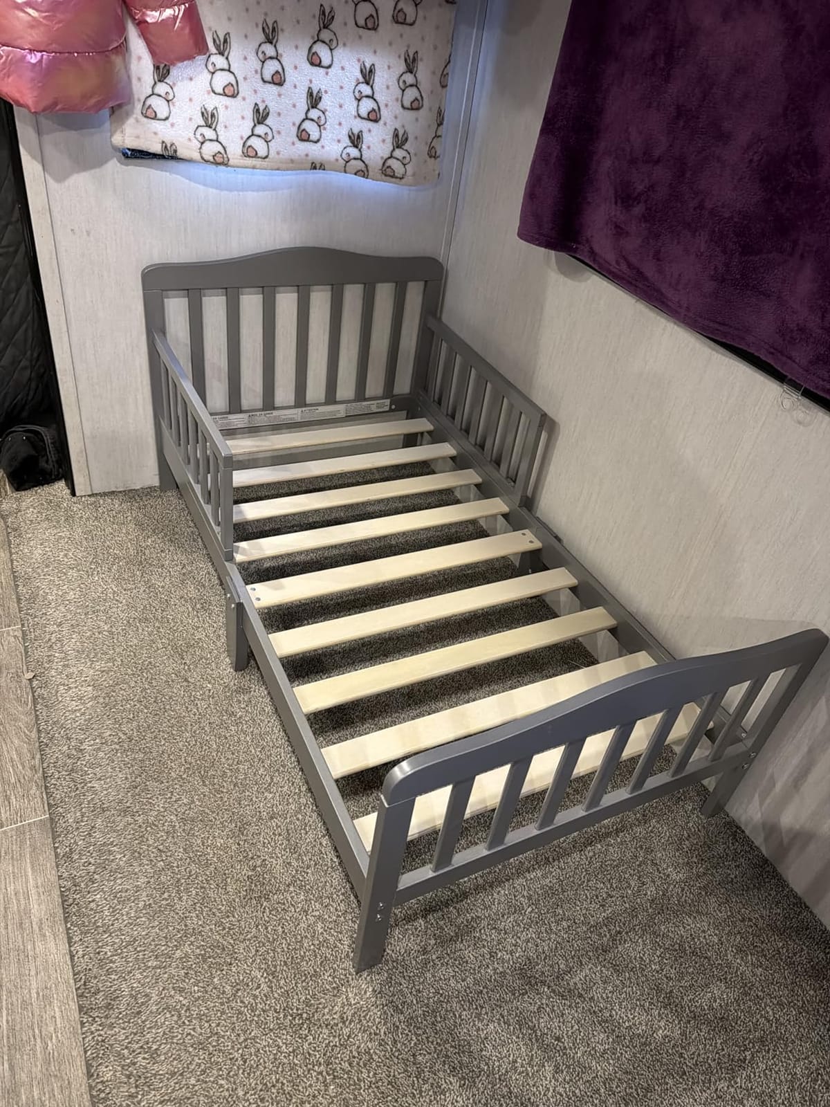 Dream On Me Classic Design Toddler Bed In White, Greenguard Gold And JPMA Certified, Low To Floor Design, Two Side Safety Rails, Non-Toxic Finishes, Wooden Nursery Furniture customer photo 2
