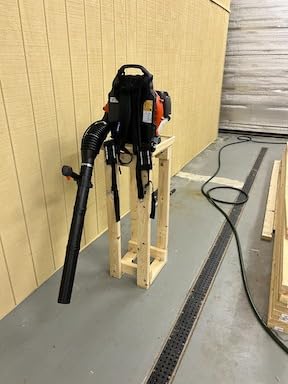 Husqvarna 350BT Gas Leaf Blower, 50.2-cc 2.1-HP Backpack Leaf Blower with 692-CFM, 180-MPH customer photo 1