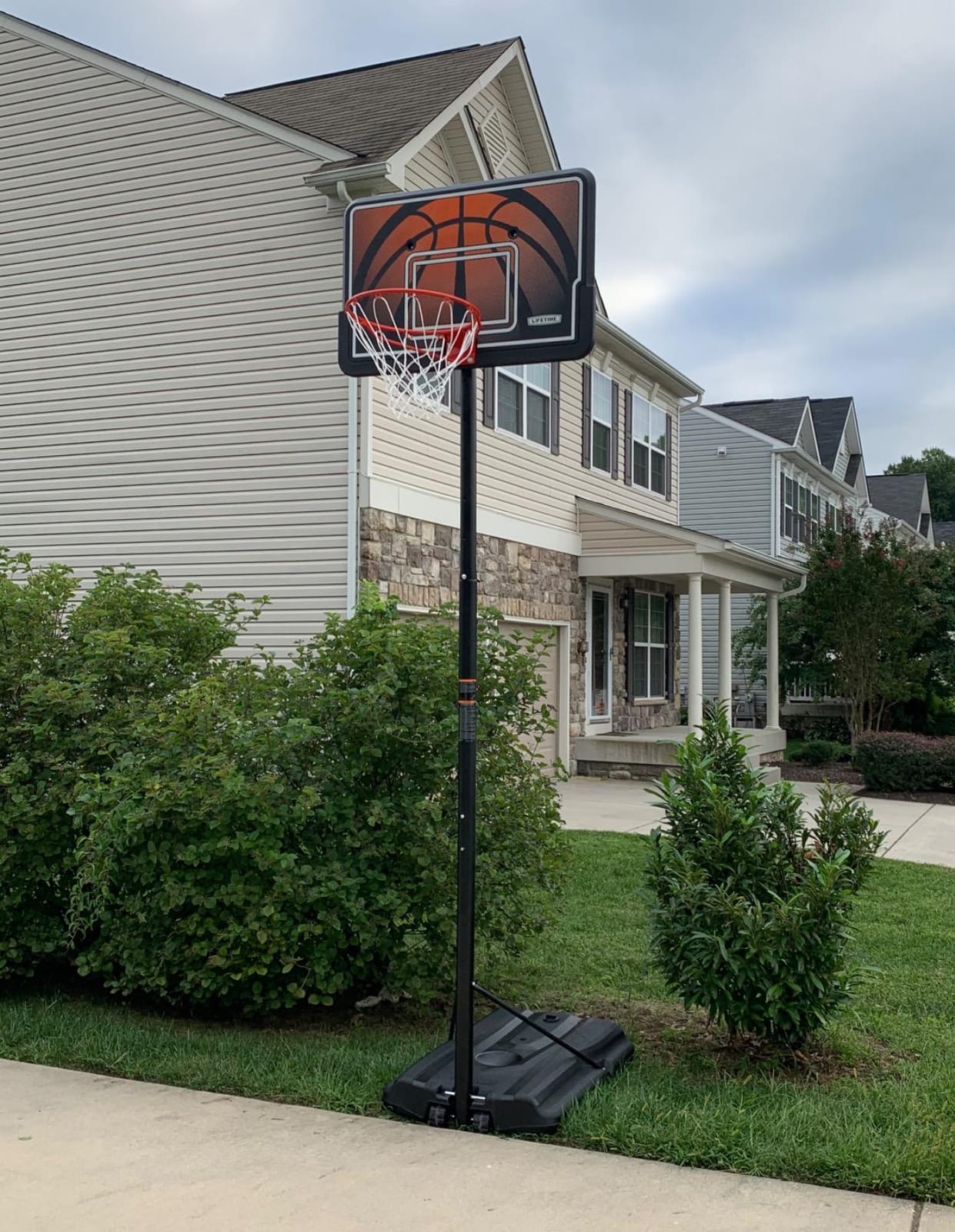 Lifetime Height Adjustable Portable Basketball System, 44 Inch Backboard customer photo 1
