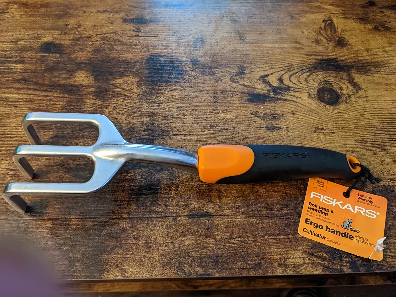 Fiskars Ergo Cultivator for Digging, Aerating Soil, and Weeding, Heavy Duty Garden Tool with Hanging Hole customer photo 2