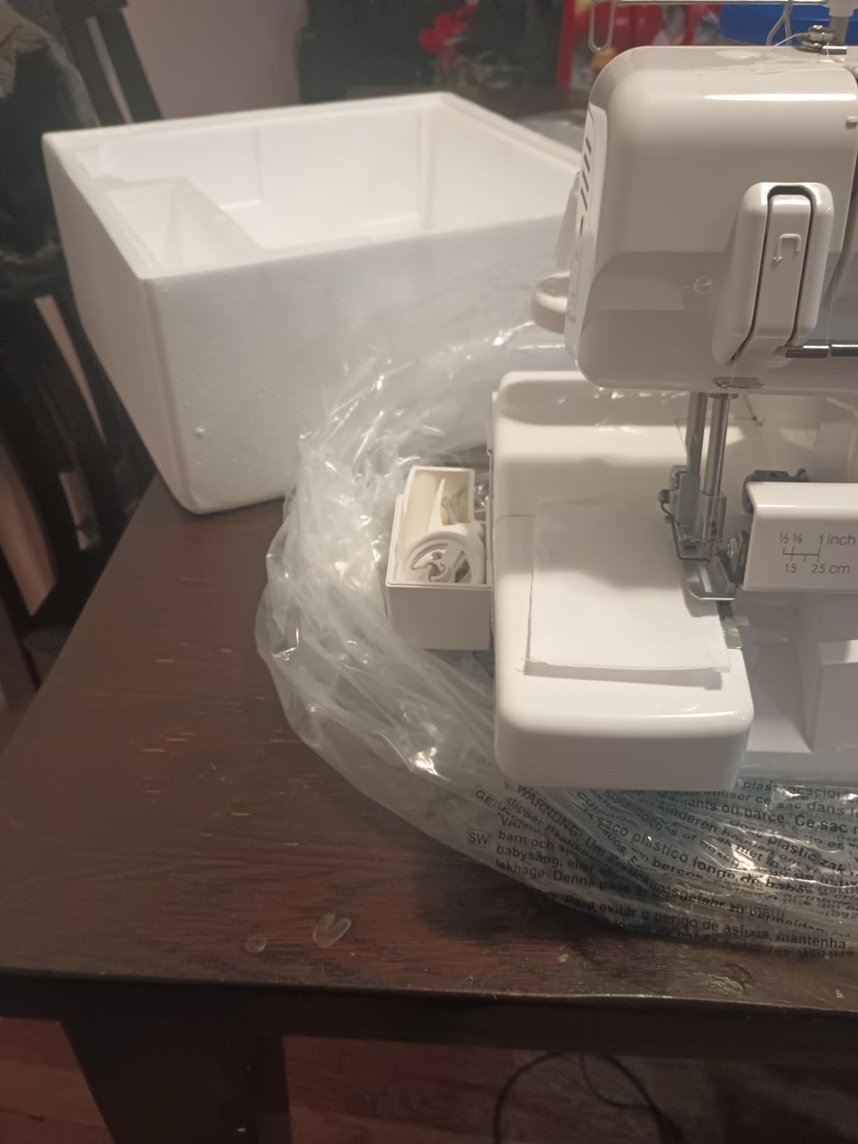 Juki MO-50E 3 or 4 Thread Serger with Lay-In Tensions, Automatic Lower Looper Threader, Retractable Upper Knife customer photo 1