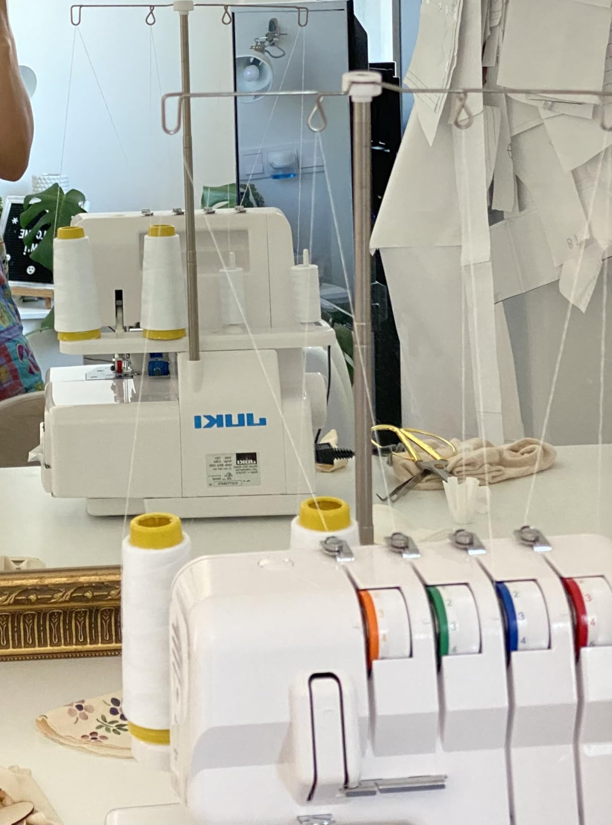 Juki MO-50E 3 or 4 Thread Serger with Lay-In Tensions, Automatic Lower Looper Threader, Retractable Upper Knife customer photo 2