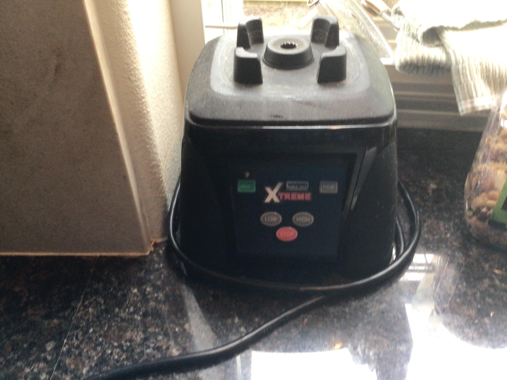 Waring Xtreme Blender with Electronic Keypad & 64 oz Copolyester Jar, 3.5 HP Commercial Motor, NSF Certified customer photo 2