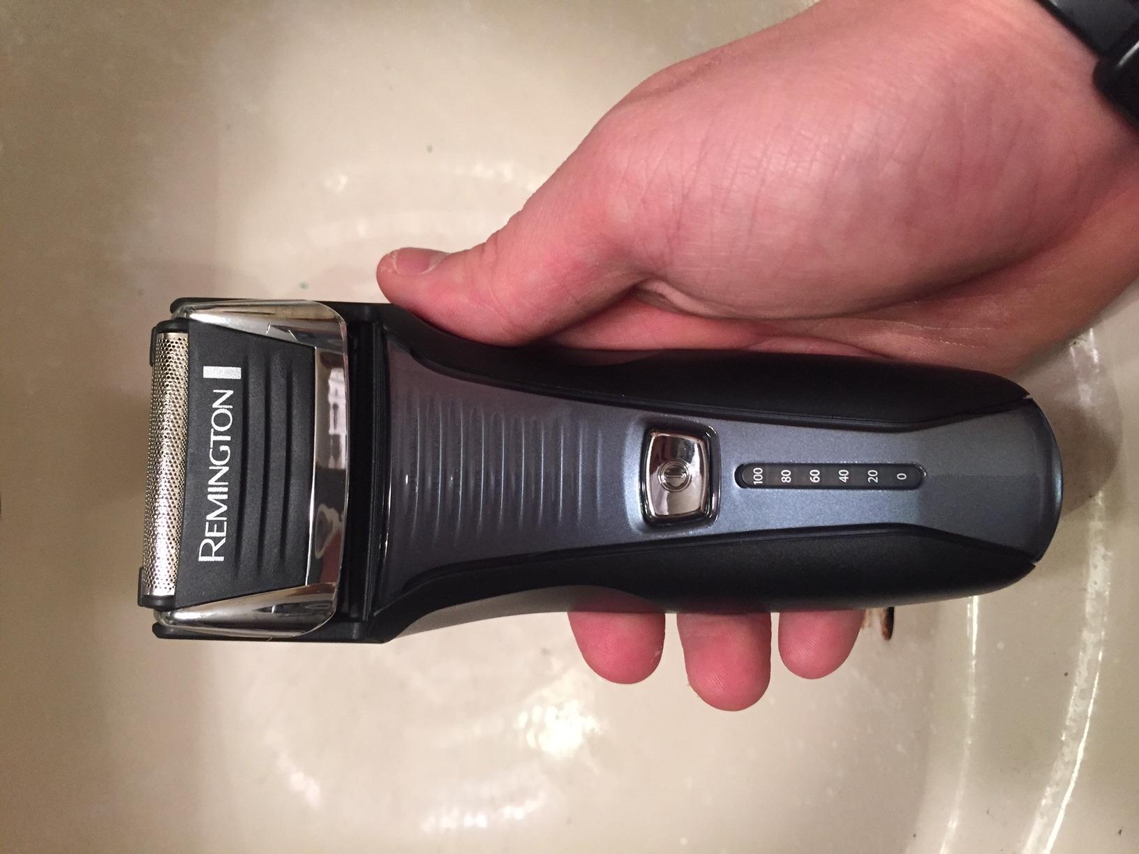 Remington F5 Power Series Foil Shaver, Electric Razor for Men, Cordless Rechargeable with Pop Up Trimmer, Pivot & FlexFoil Technology customer photo 1