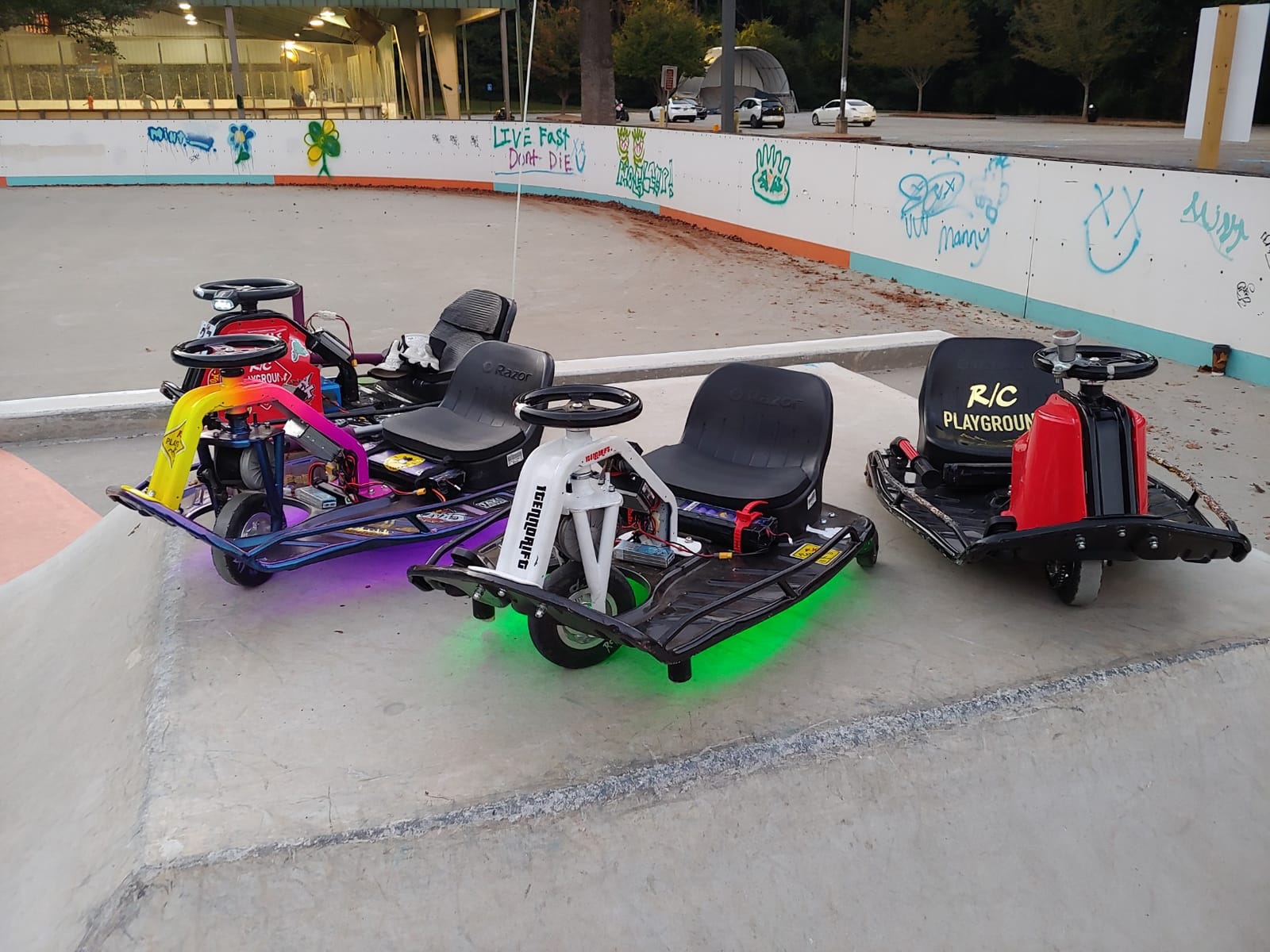 Razor Crazy Cart Sport Go Kart | Electric Drift Cart | Iconic Wheeled Ride-On For Kids Age 9+ | Precise Proportional Control | 250W/24V Motor | Up To 12 MPH, 140 Lbs Capacity customer photo 2
