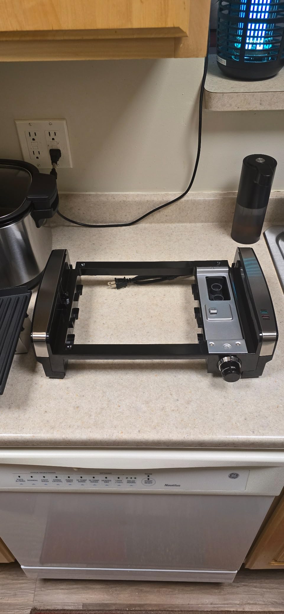 Hamilton Beach Electric Indoor Searing Grill With Lid & Viewing Window, Adjustable Temperature Control To 450°F, Stainless Steel customer photo 2