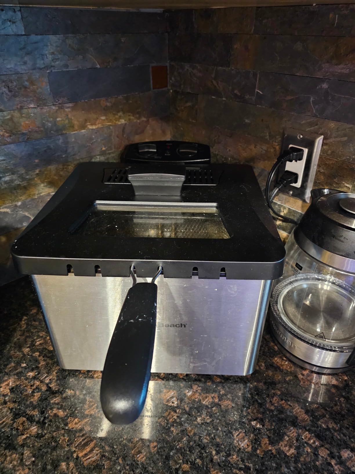 Hamilton Beach Professional Style Electric Deep Fryer With 3 Baskets | 4.5 Liter / 19 Cup Oil Capacity | 1800 Watts | Lid With View Window | Easy Detach Magnetic Cord | Stainless Steel | 35034G customer photo 1