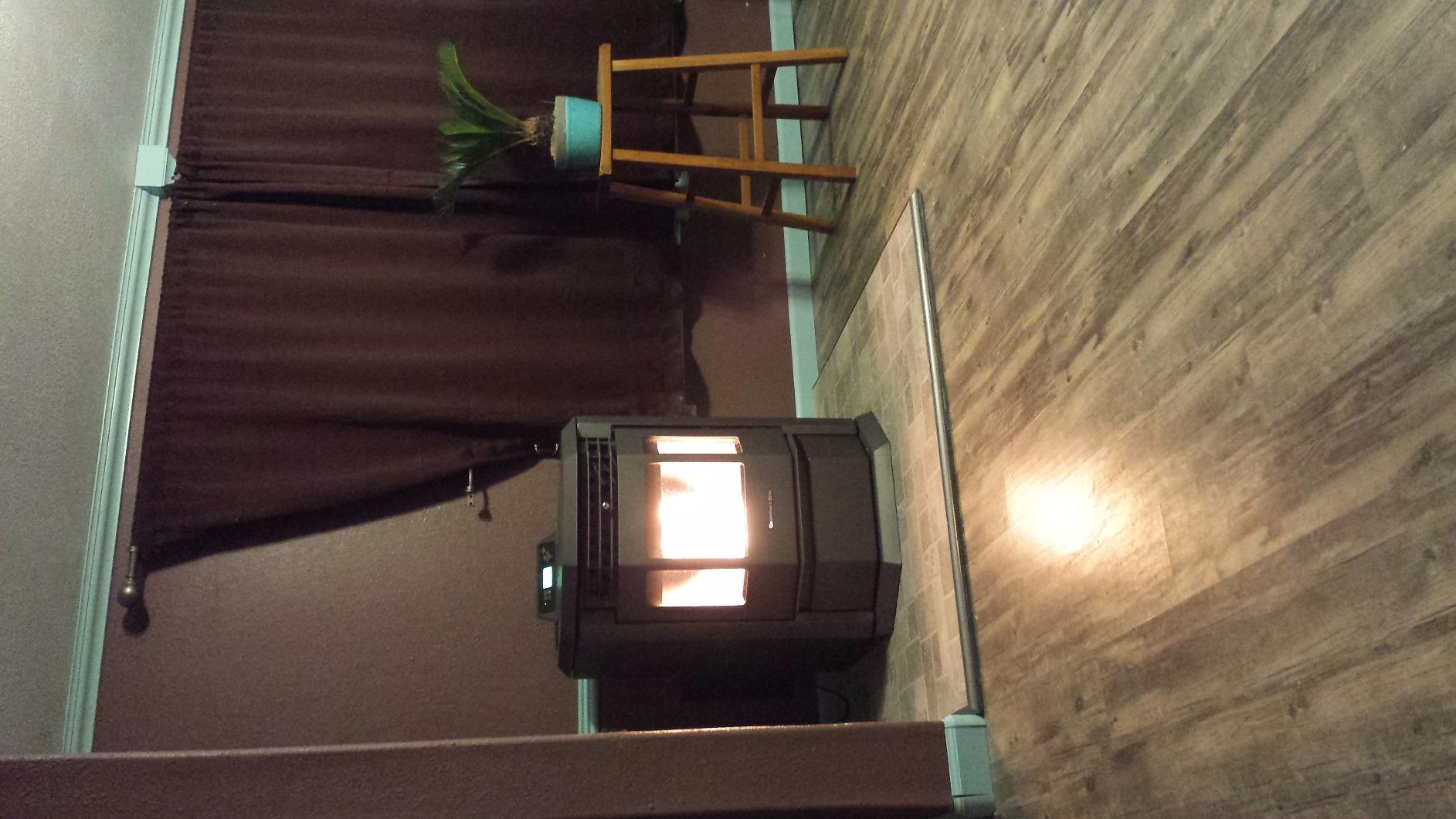 Comfortbilt Wood Pellet Stove HP22 2,800 Sq Ft. Pellet Fuel EPA Cert. 55 Pound Hopper customer photo 1