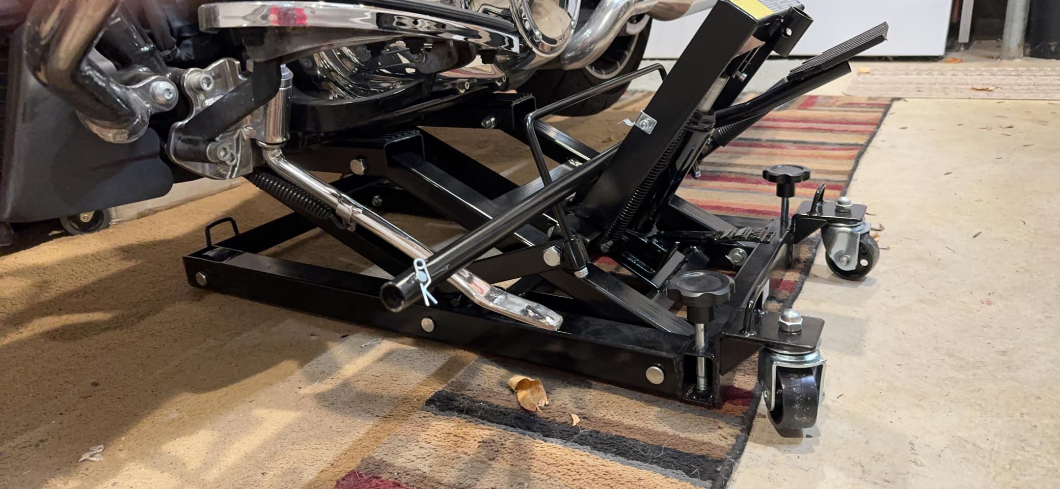 Black Widow Motorcycle or ATV Lift Jack Stand Hydraulic, Steel, 1,500 lb Capacity customer photo 2