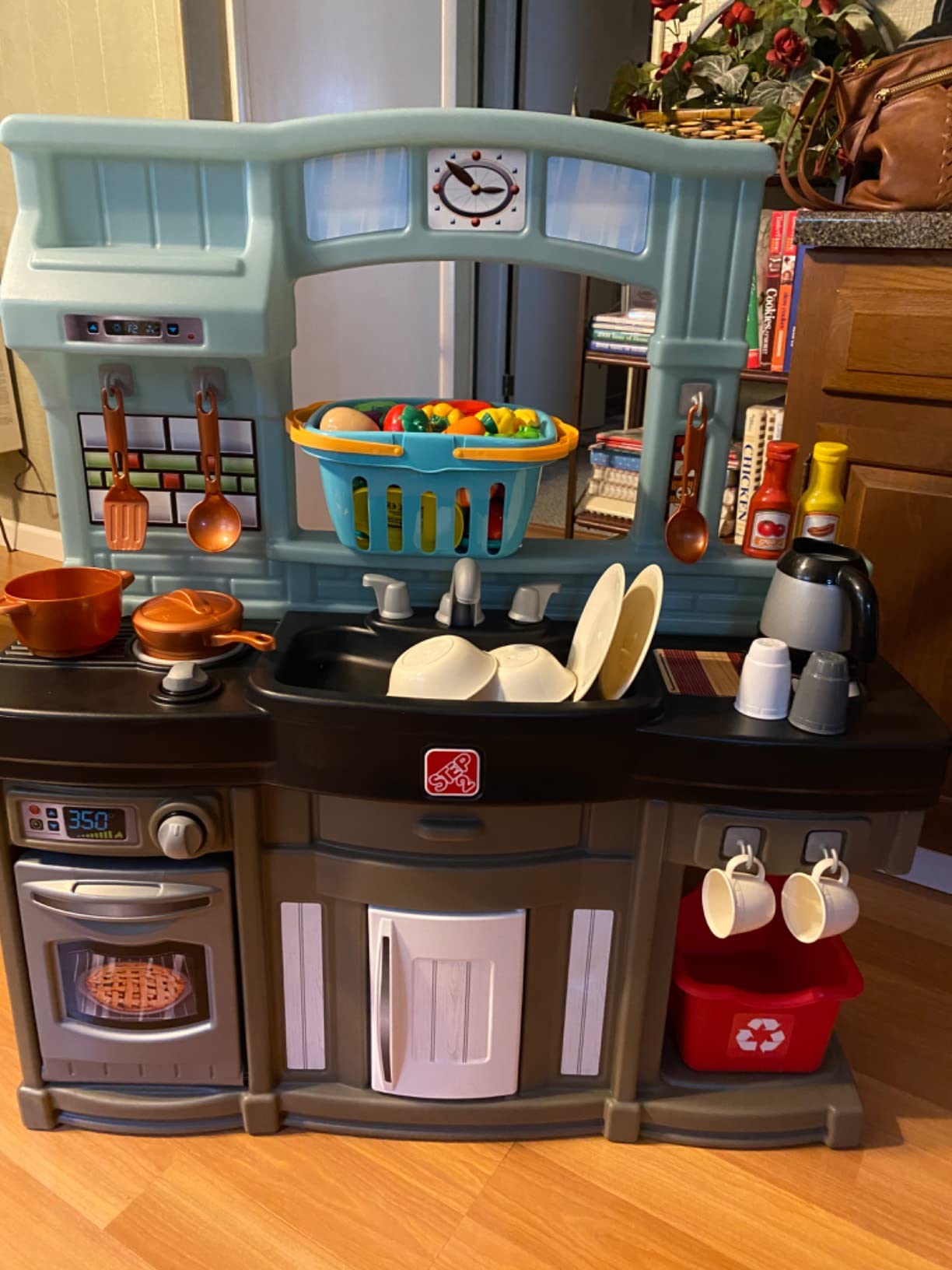 Step2 Best Chefs Kids Kitchen Playset, Indoor/Outdoor Kitchenette, Interactive Play with Lights and Sounds, Made of Durable Plastic, Includes 25 Piece Toy Accessories, For Toddlers 2+ Years Old customer photo 1