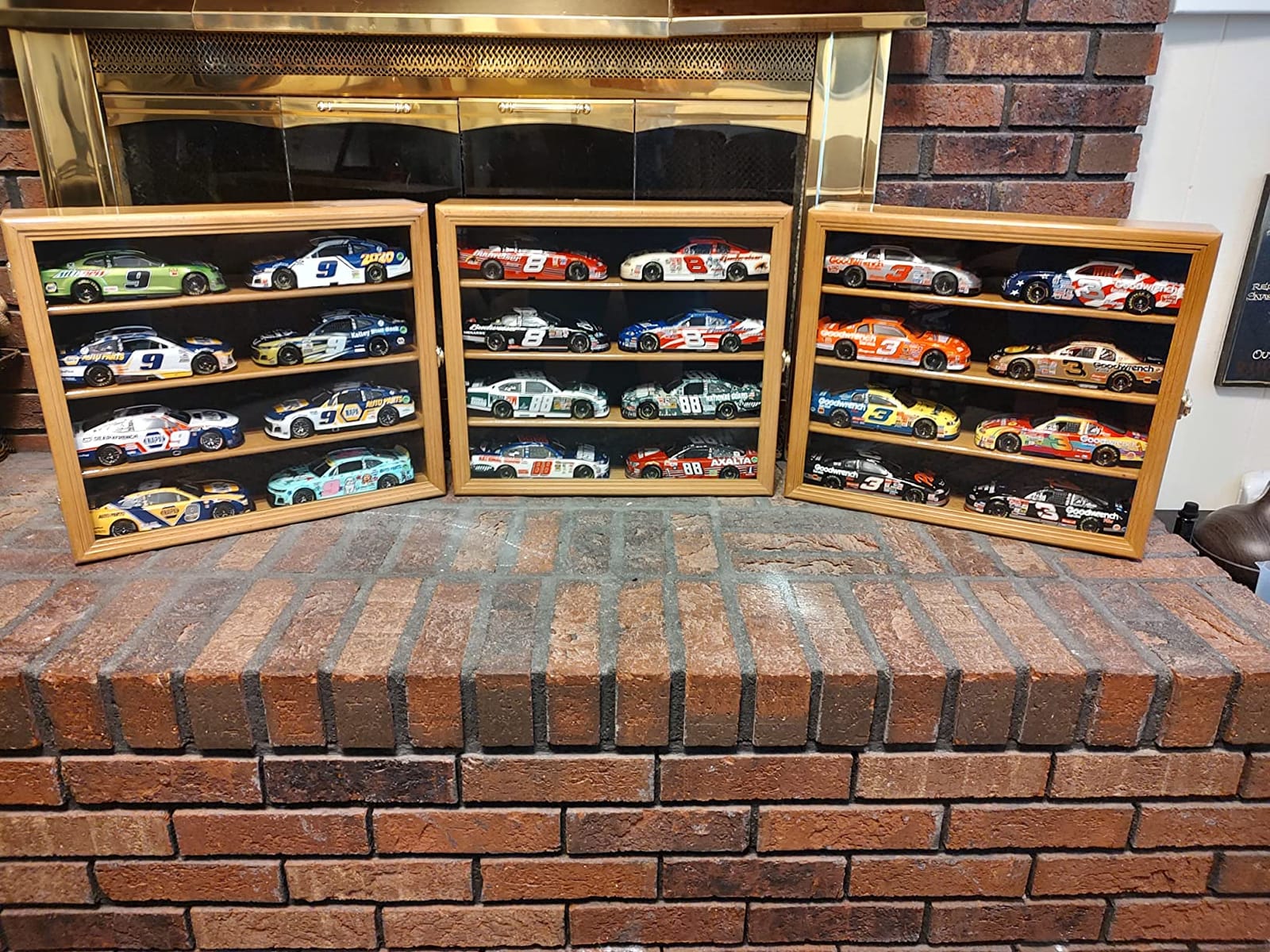1/24 Scale Diecast Model 8 Cars Display Case Rack Holder Holds 8 Cars 1:24 (Black Finish) customer photo 1