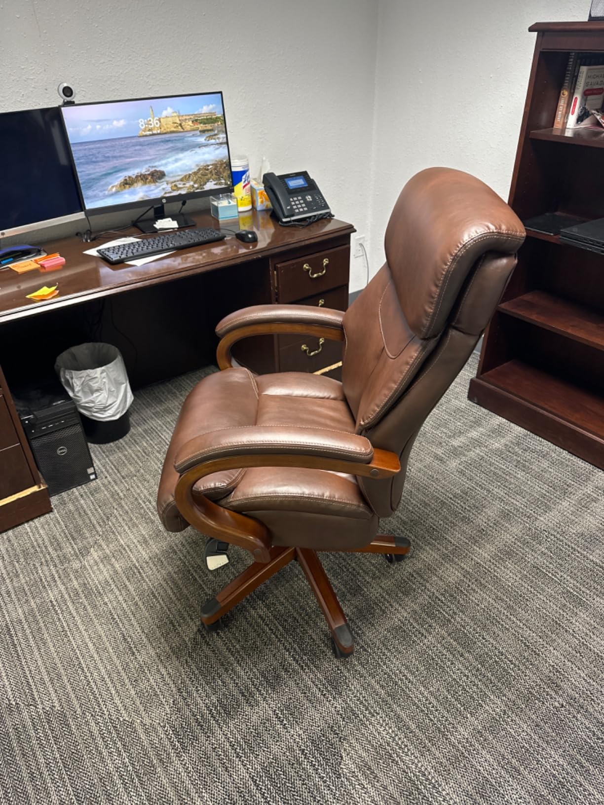 La-Z-Boy Bradley Bonded Leather Executive Chair (Roasted Chestnut) customer photo 2
