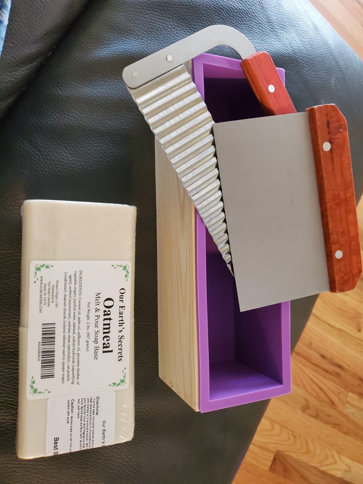Ogrmar Silicone Soap Molds Kit 42 oz Wooden Silicone Rectangular Mold | Soap Molds For Soap Making Kit with Stainless Steel Wavy & Straight Scraper for Soap Cake Making (Purple) customer photo 2