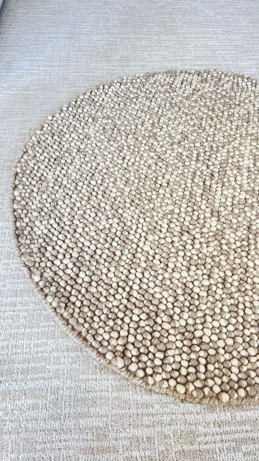 SAFAVIEH Area Rug 6x9 - Natura Collection - Ivory, Handmade Wool Blend, Textured Design, Ideal for Living Room, Bedroom, Dining Space (NAT620A) customer photo 2