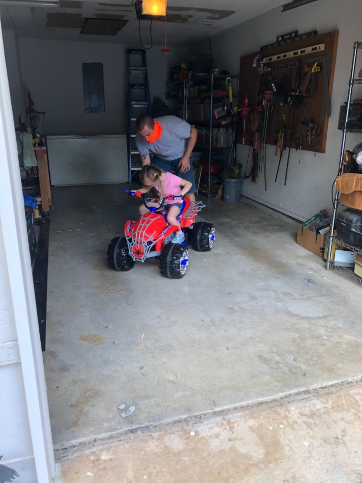 Kid Trax Marvel Spiderman Toddler ATV Ride On Toy, 12 Volt Battery, 3-7 Years, Max Rider Weight 88 lbs, Spider-Man Blue customer photo 2