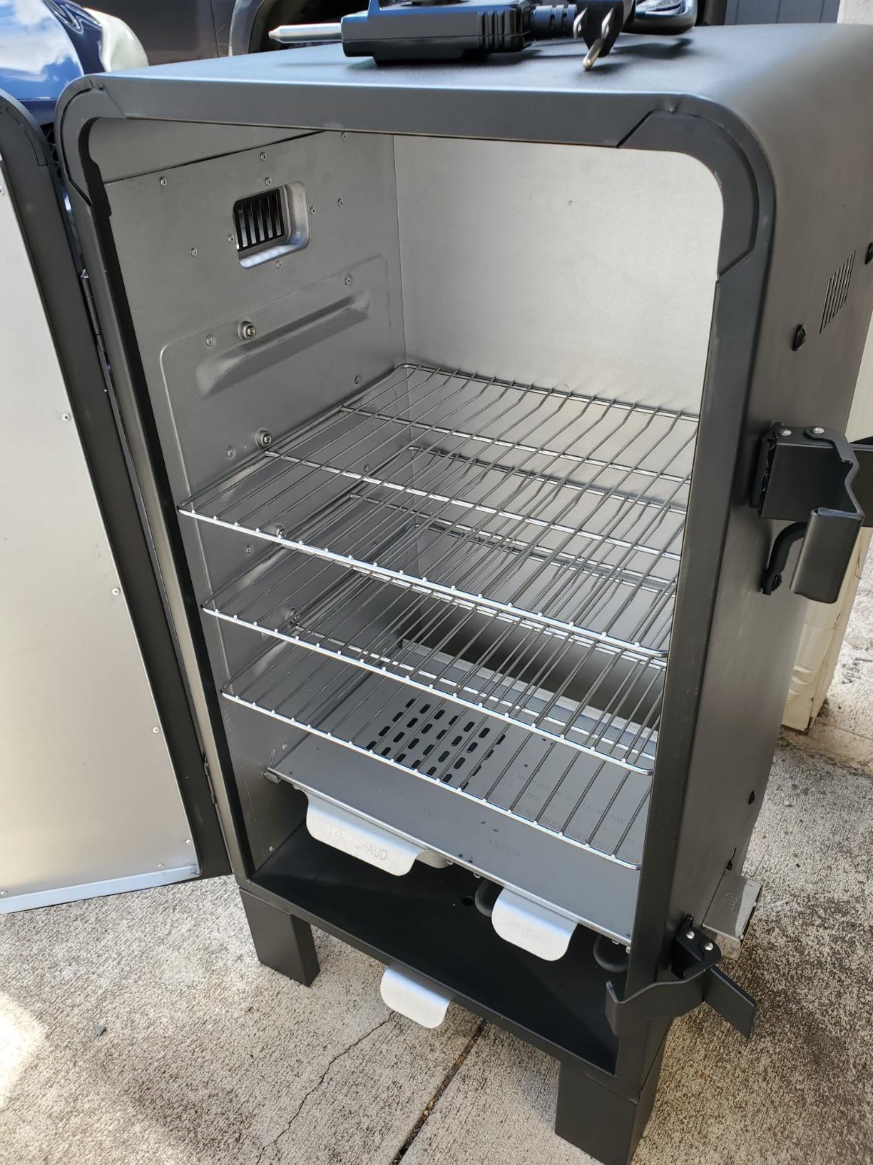 Charbroil Analog Electric Smoker, Black - 18202077 customer photo 1