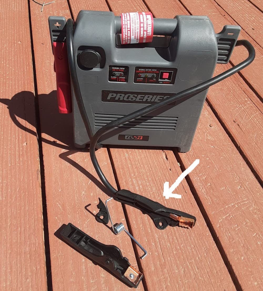 Schumacher Electric Car Battery Jump Starter & Portable Power Station - 1800 Peak Amps - 12V DC Power Outlet - with Overload & Short-Circuit Protection & Jumper Cables - DSR119 customer photo 1